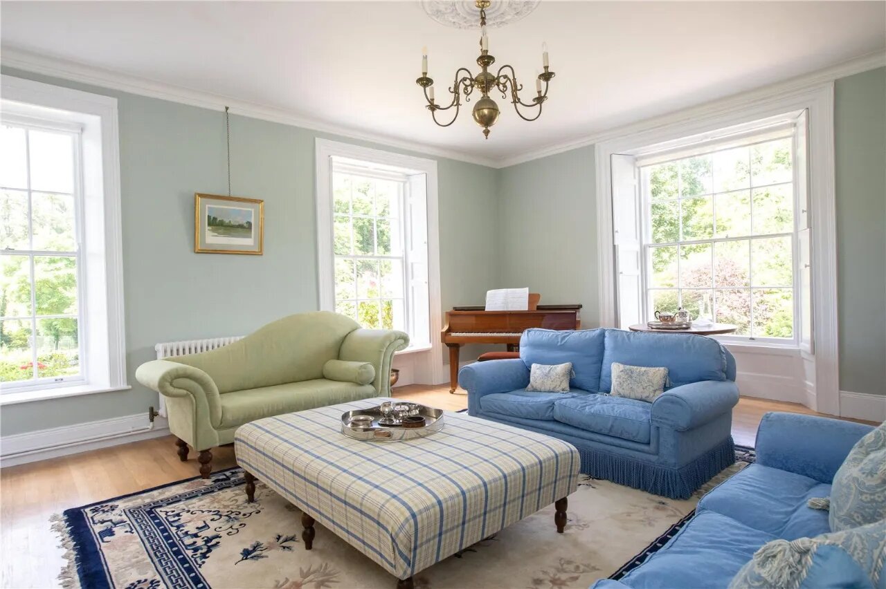 Ballyaughlis Lodge, 238 Ballylesson Road, Drumbo, BT27 5TS