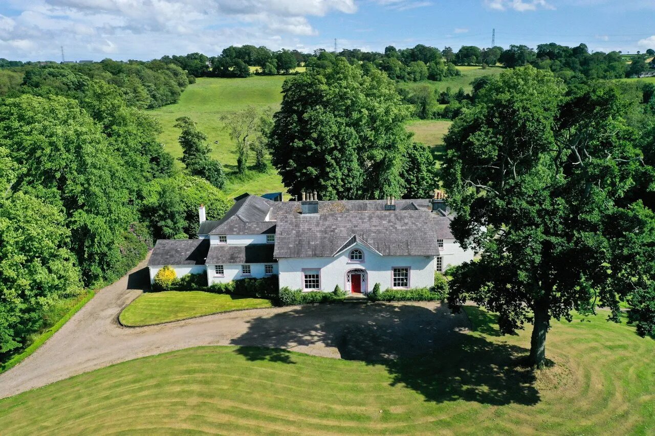 Ballyaughlis Lodge, 238 Ballylesson Road, Drumbo, BT27 5TS