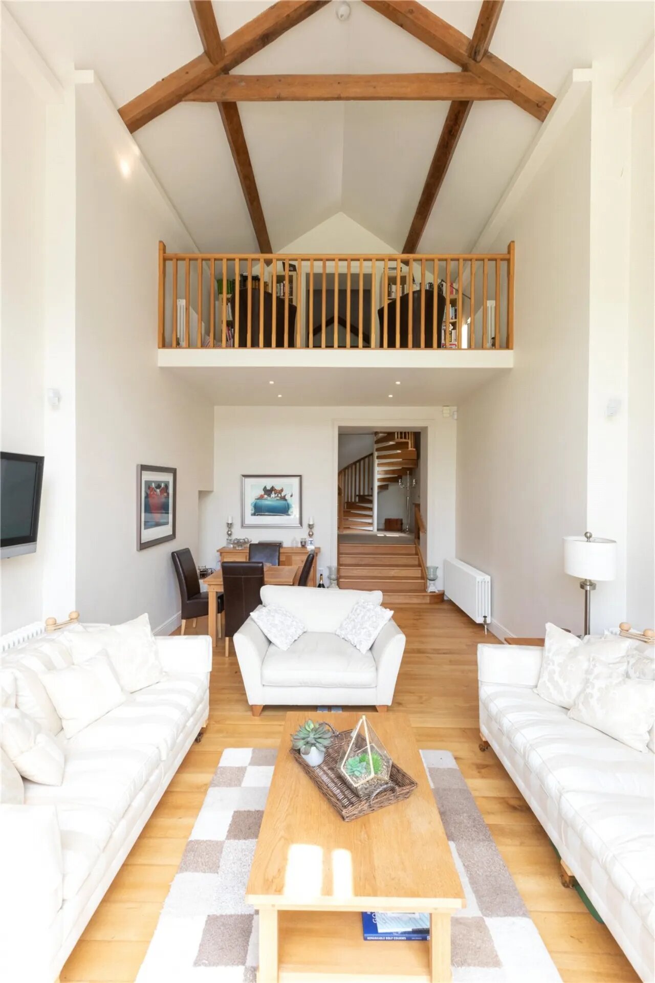 Ballyaughlis Lodge, 238 Ballylesson Road, Drumbo, BT27 5TS