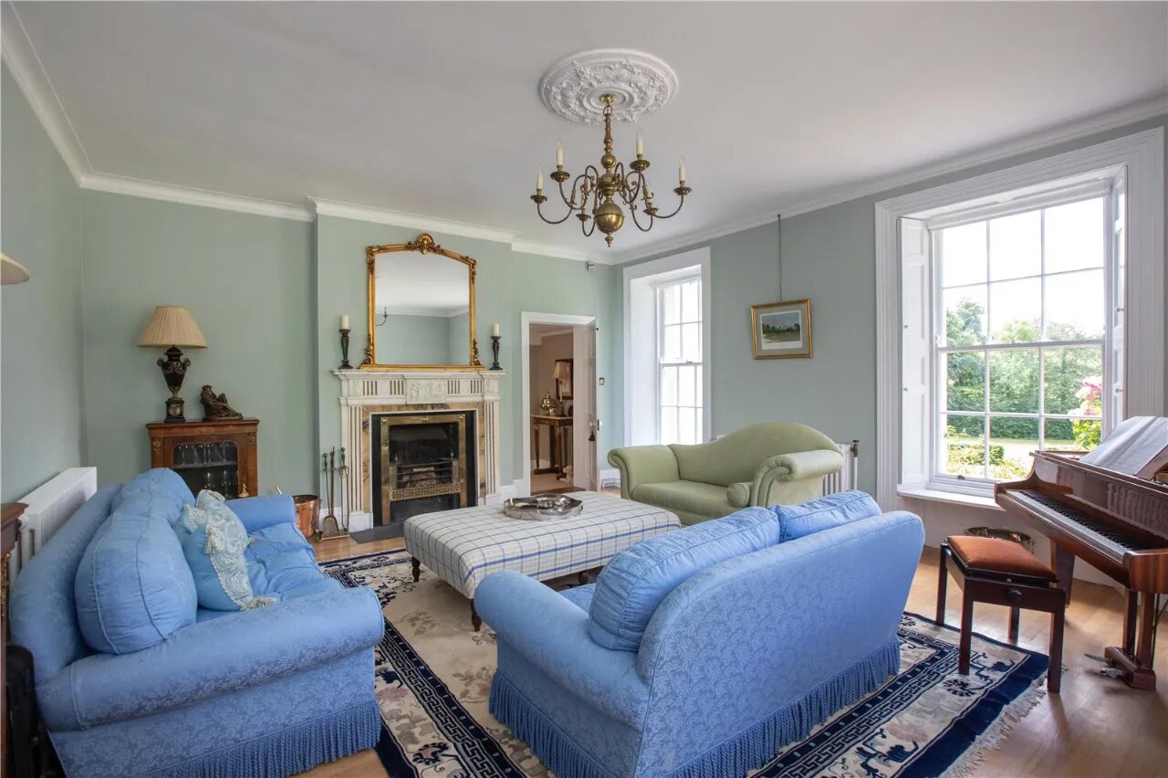 Ballyaughlis Lodge, 238 Ballylesson Road, Drumbo, BT27 5TS