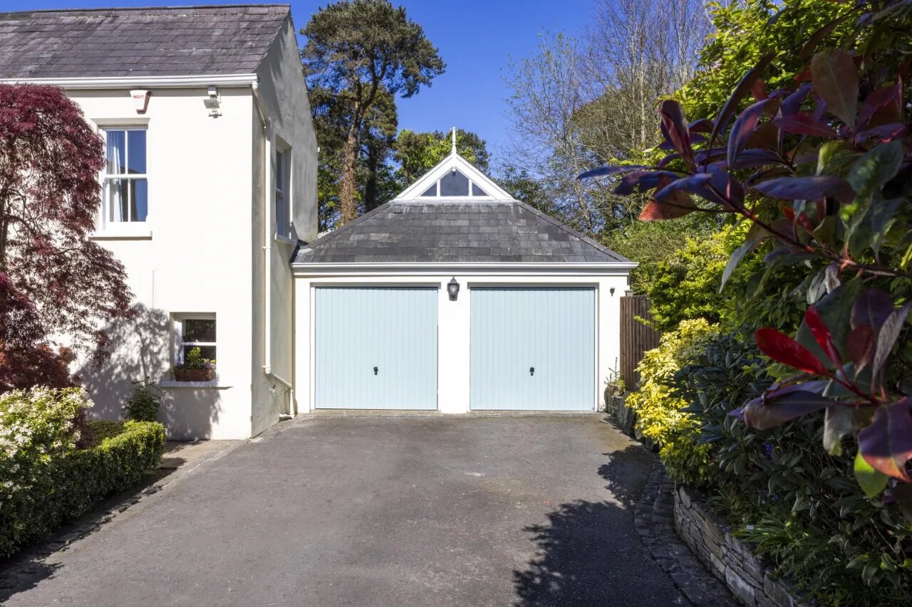Slinden House, 21 Station Road, Holywood, County Down, BT18 0BP