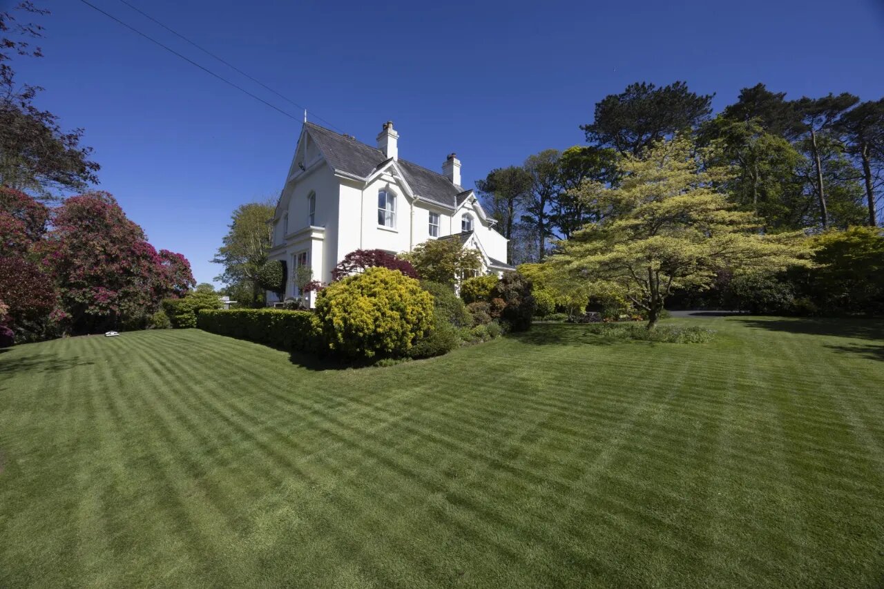 Slinden House, 21 Station Road, Holywood, County Down, BT18 0BP