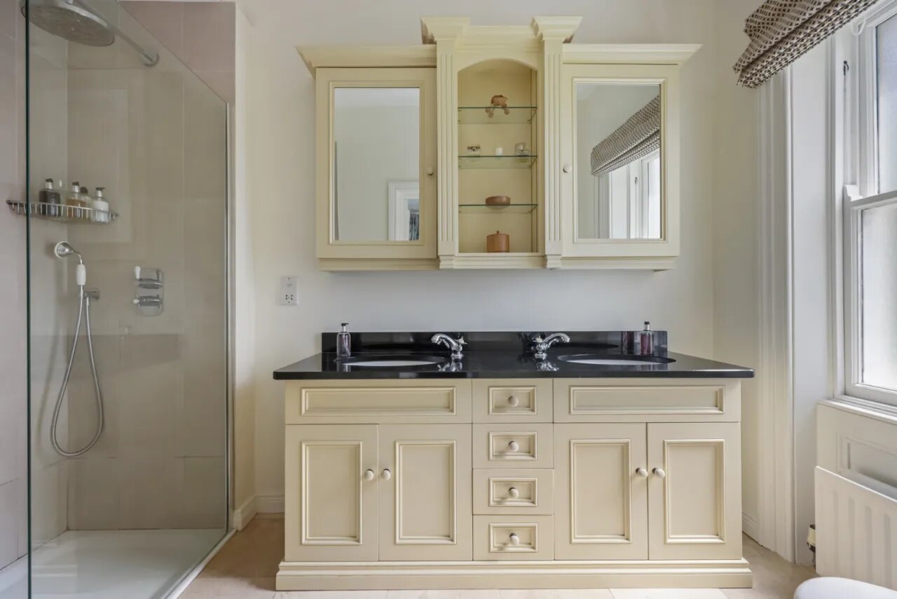 Slinden House, 21 Station Road, Holywood, County Down, BT18 0BP