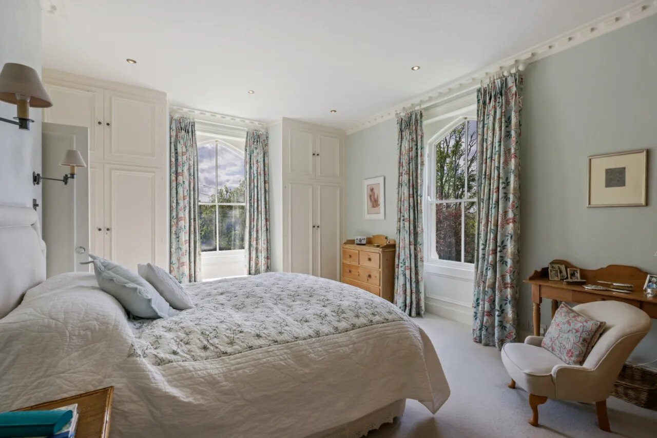 Slinden House, 21 Station Road, Holywood, County Down, BT18 0BP