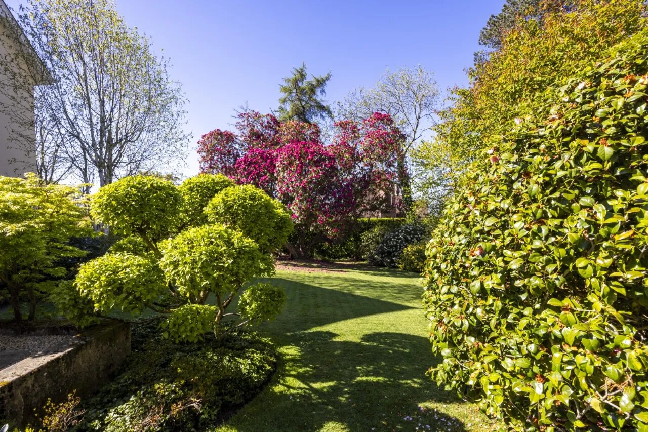 Slinden House, 21 Station Road, Holywood, County Down, BT18 0BP