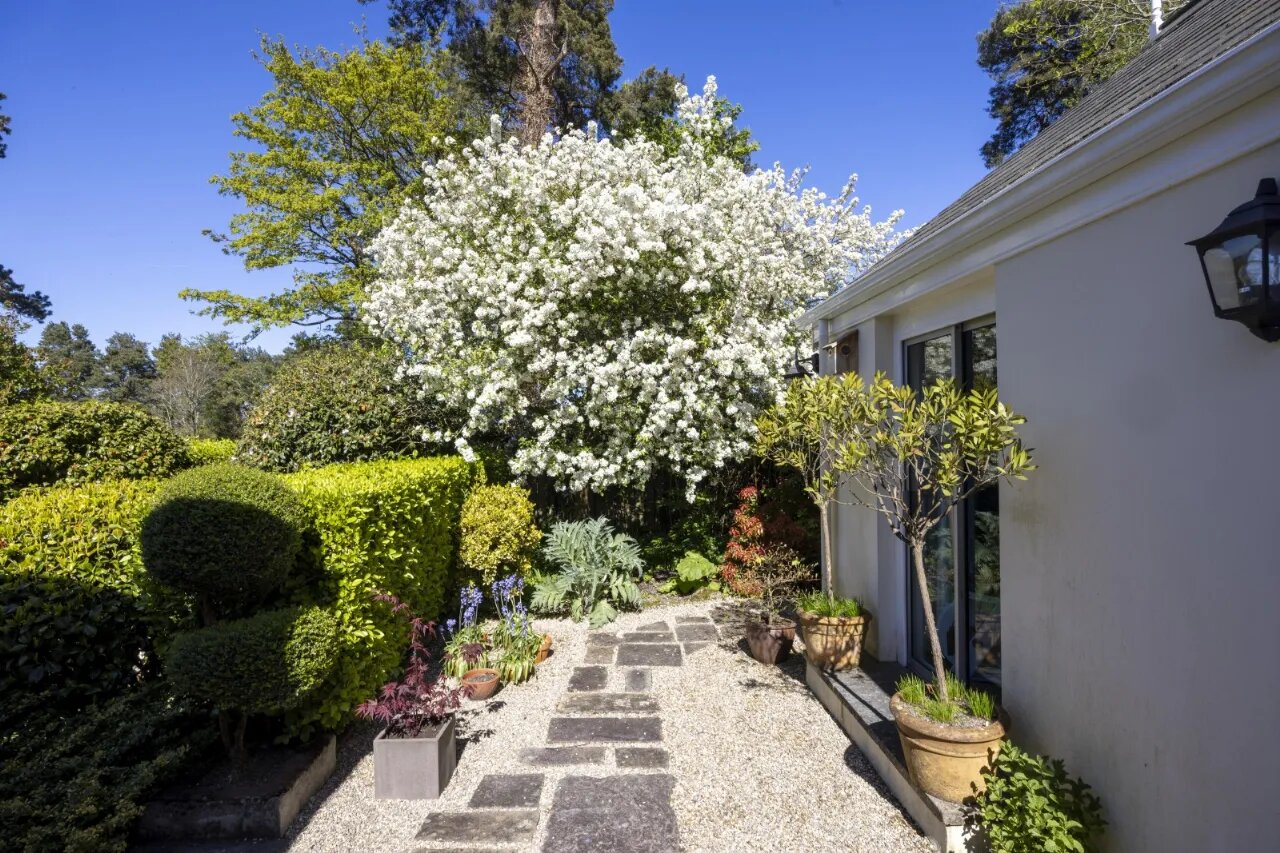 Slinden House, 21 Station Road, Holywood, County Down, BT18 0BP