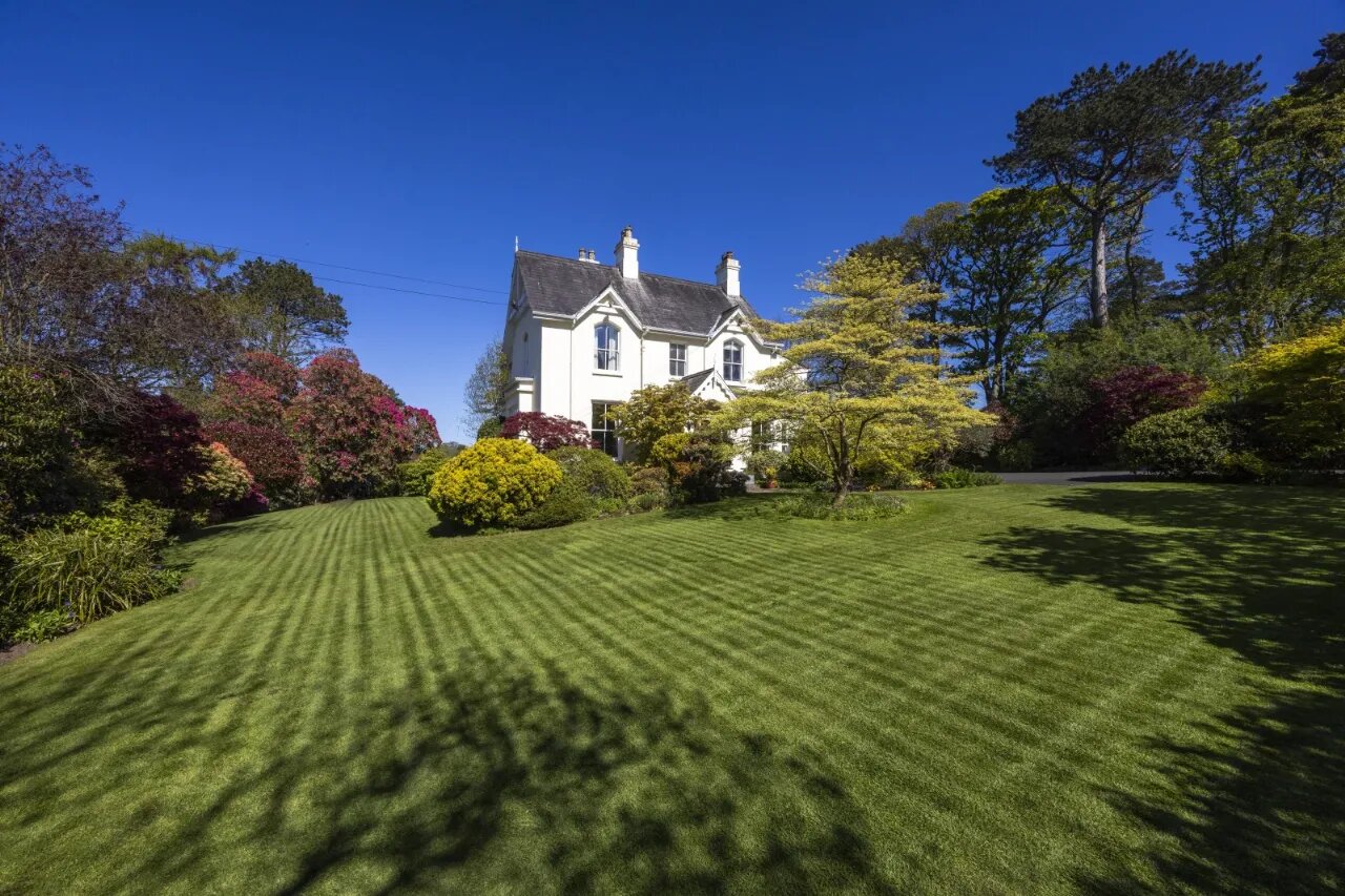 Slinden House, 21 Station Road, Holywood, County Down, BT18 0BP
