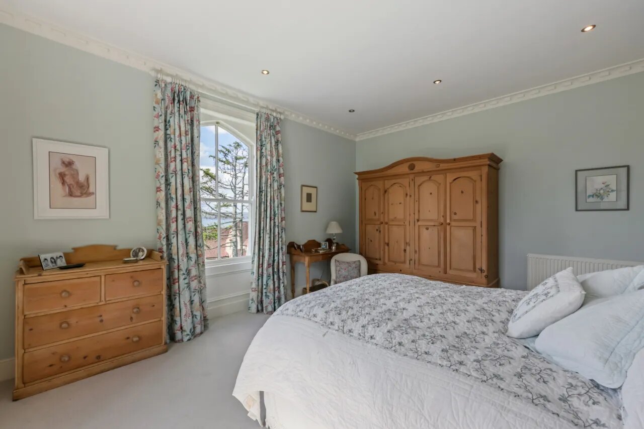 Slinden House, 21 Station Road, Holywood, County Down, BT18 0BP