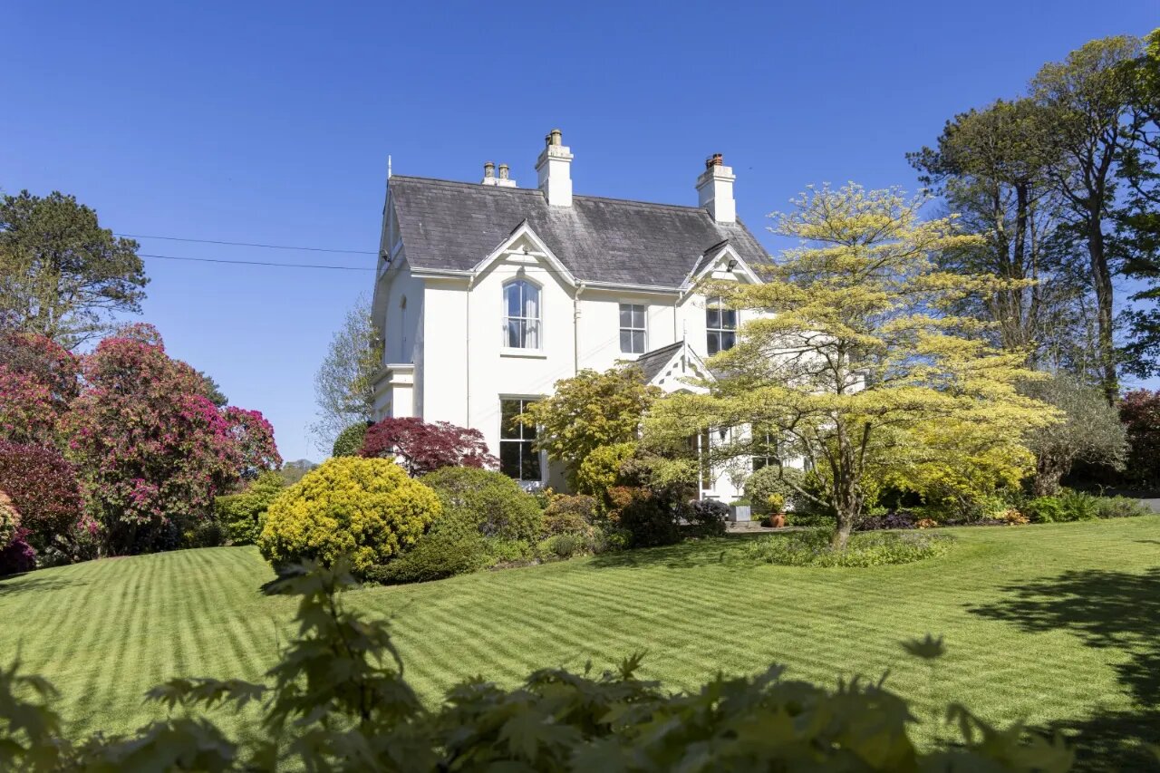Slinden House, 21 Station Road, Holywood, County Down, BT18 0BP