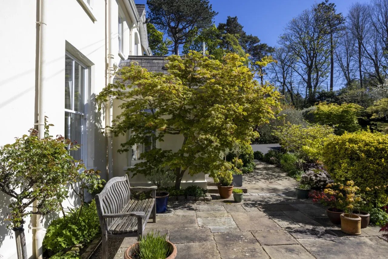 Slinden House, 21 Station Road, Holywood, County Down, BT18 0BP
