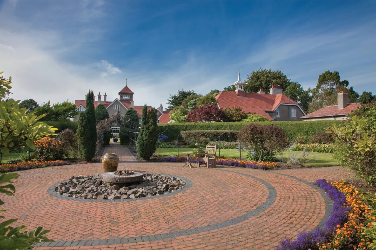 Rathmoyle, 40 Craigdarragh Road, Helens Bay, Bangor, County Down, BT19 1UB