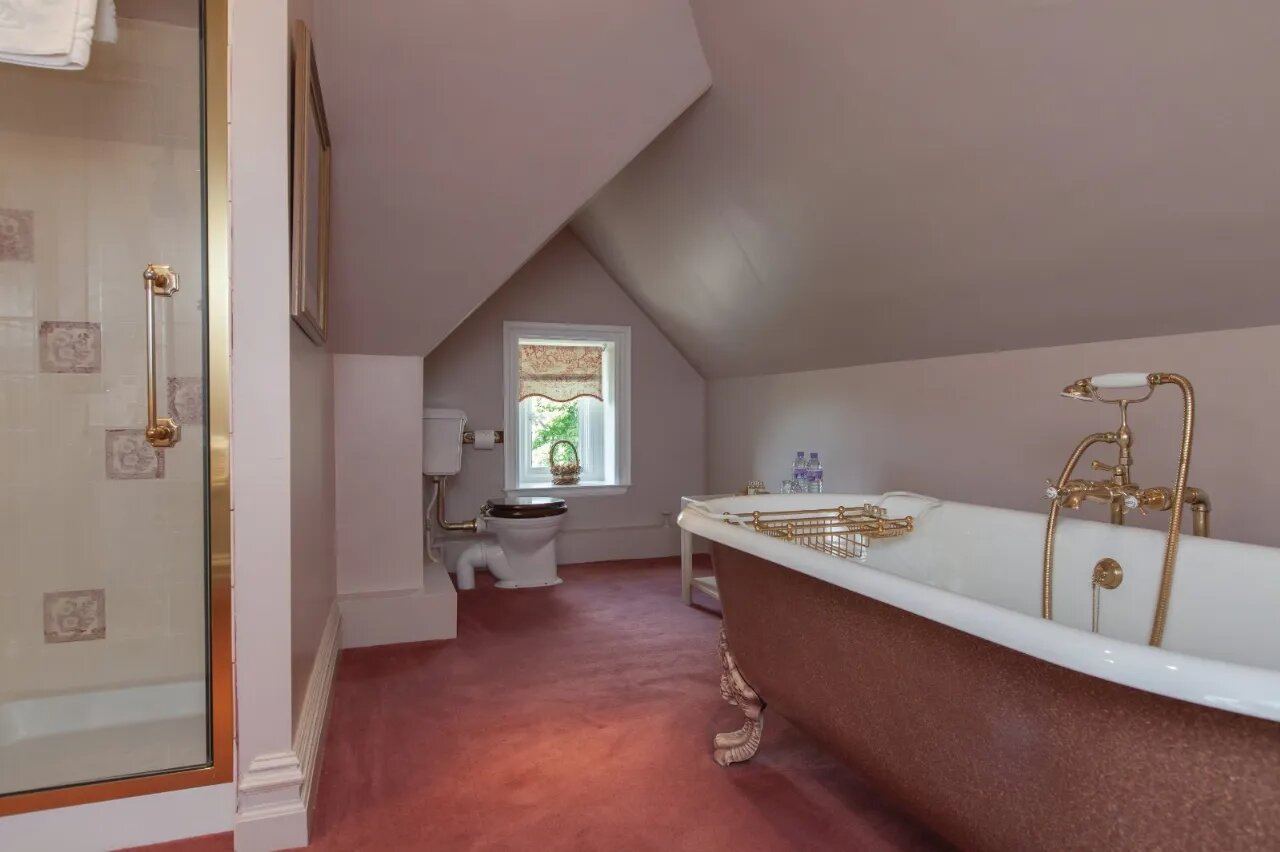 Rathmoyle, 40 Craigdarragh Road, Helens Bay, Bangor, County Down, BT19 1UB