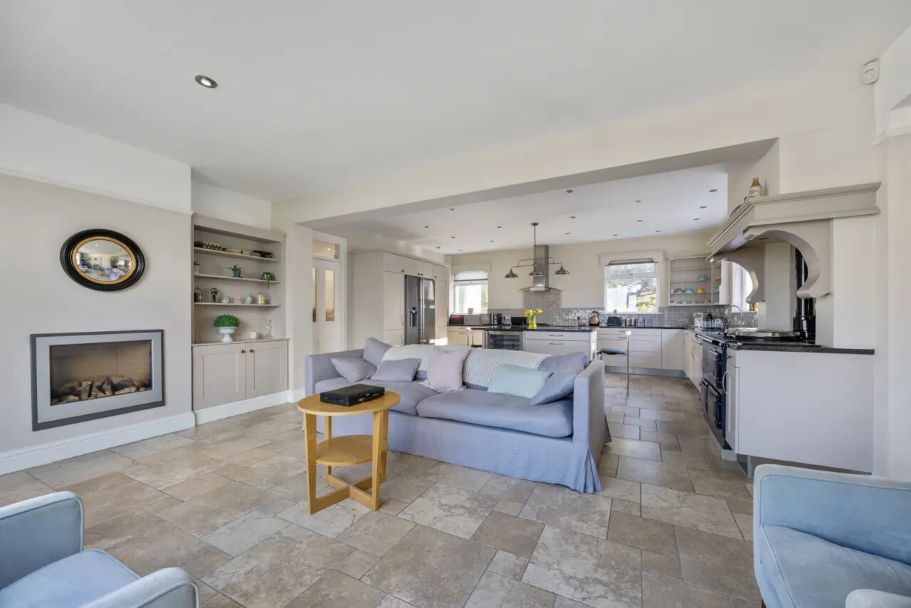 8 Clanbrassil Road, Holywood, County Down, BT18 0AR