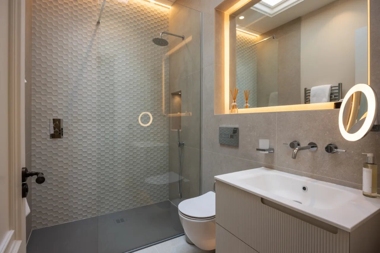 Penthouse Apt 18 The Mansion House, Ardavon Estate, Glen Road, Cultra, BT18