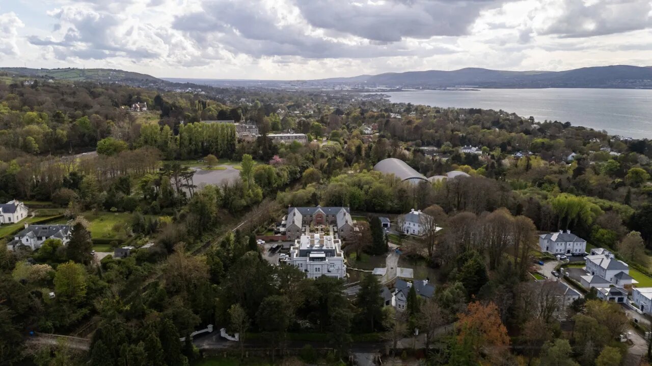Penthouse Apt 18 The Mansion House, Ardavon Estate, Glen Road, Cultra, BT18