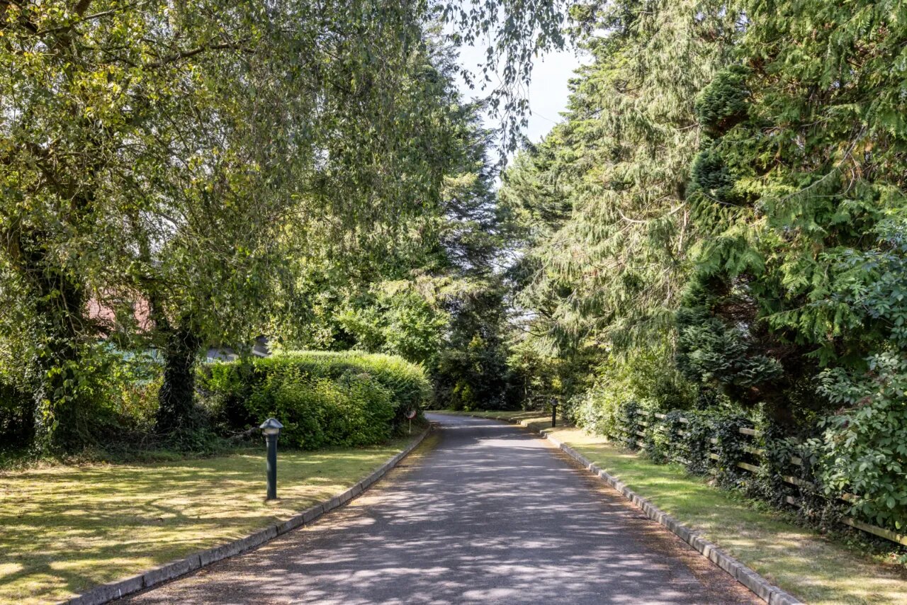 4 Ballymenoch Lane, Holywood, County Down, BT18 0EF