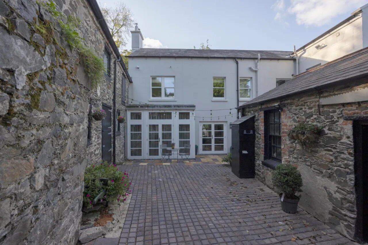 Greenmount, 205 Bangor Road, Holywood, County Down, BT18 0JG