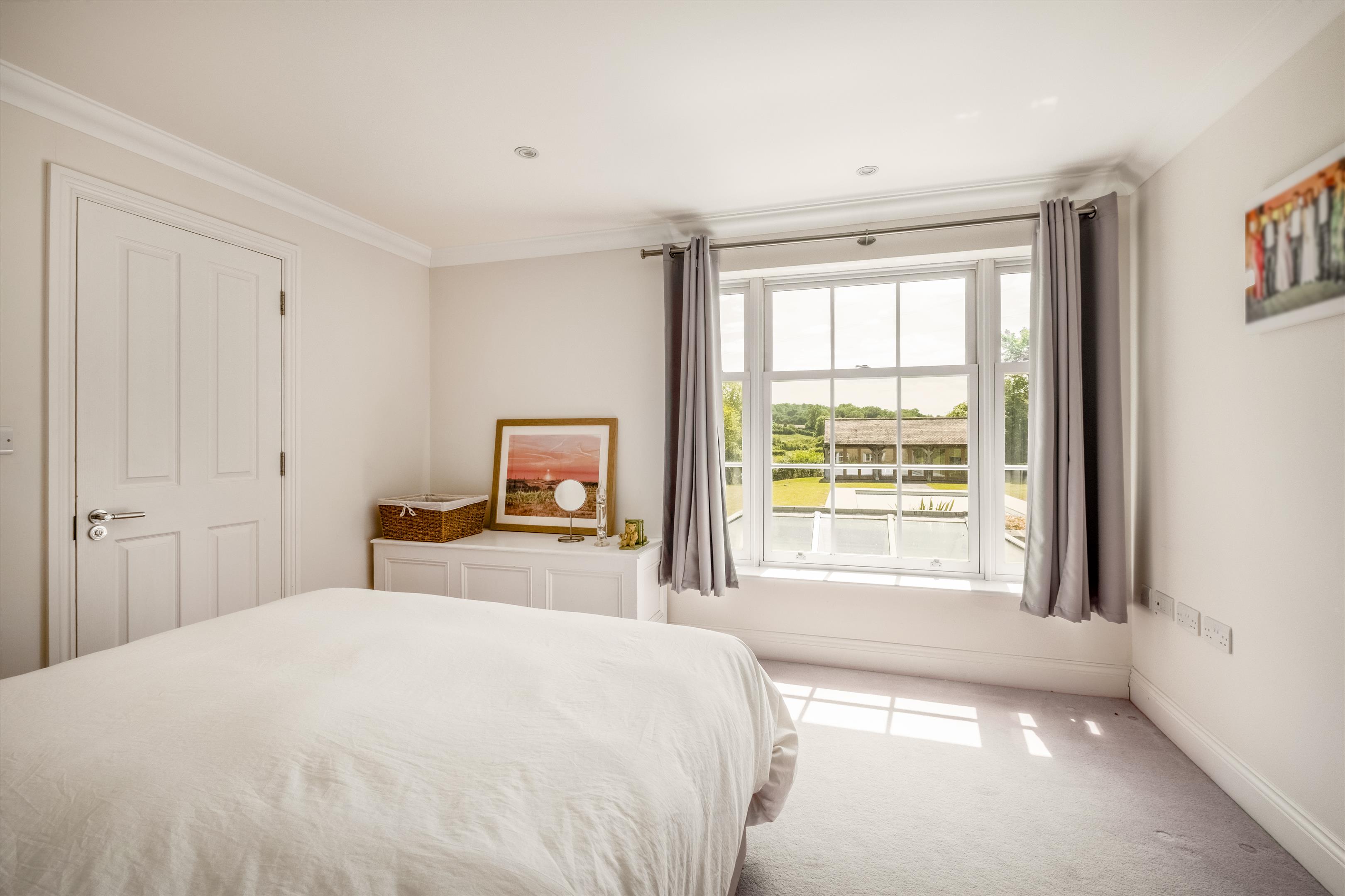 Valley Road, Fawkham, Longfield, Kent DA3