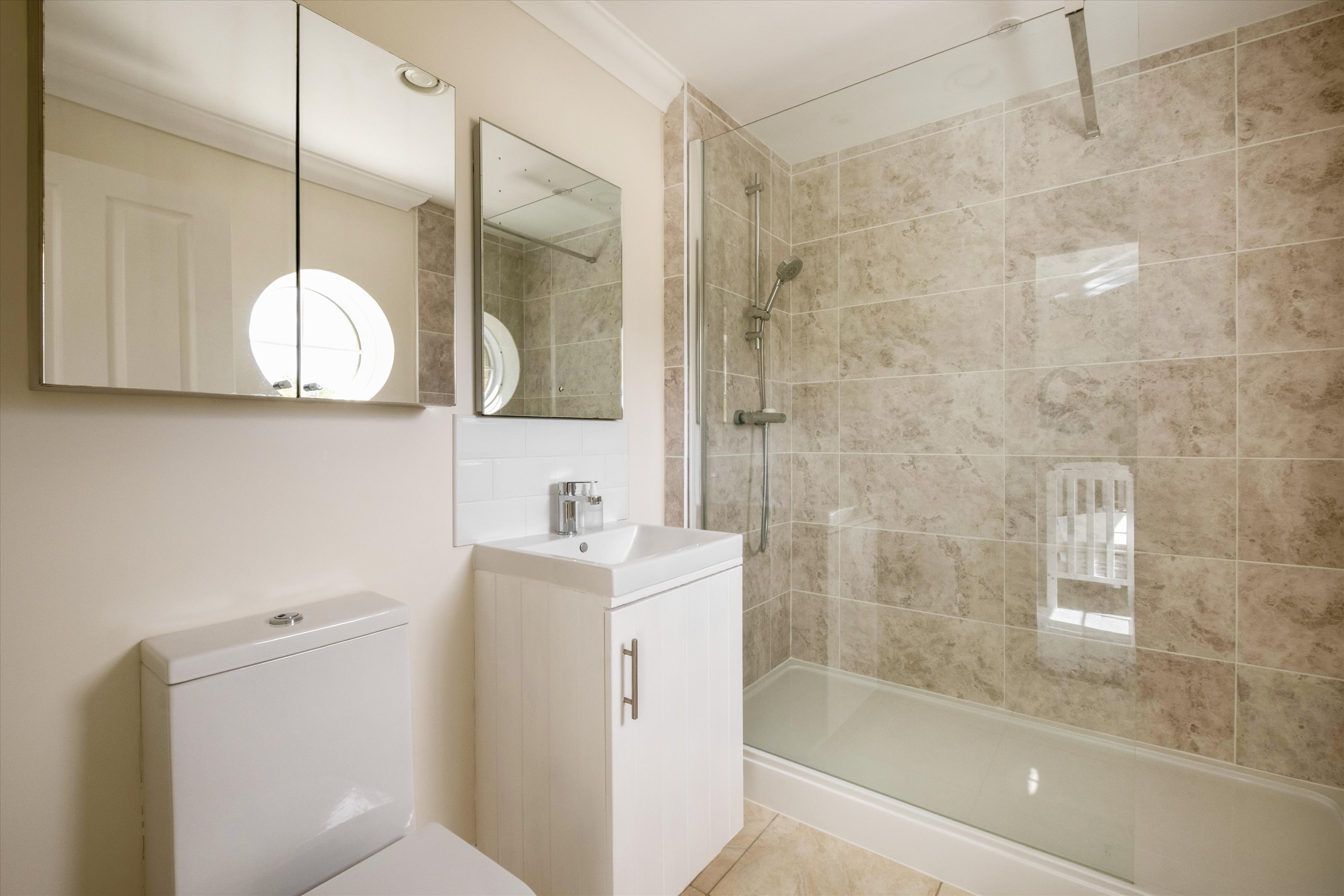 Valley Road, Fawkham, Longfield, Kent DA3