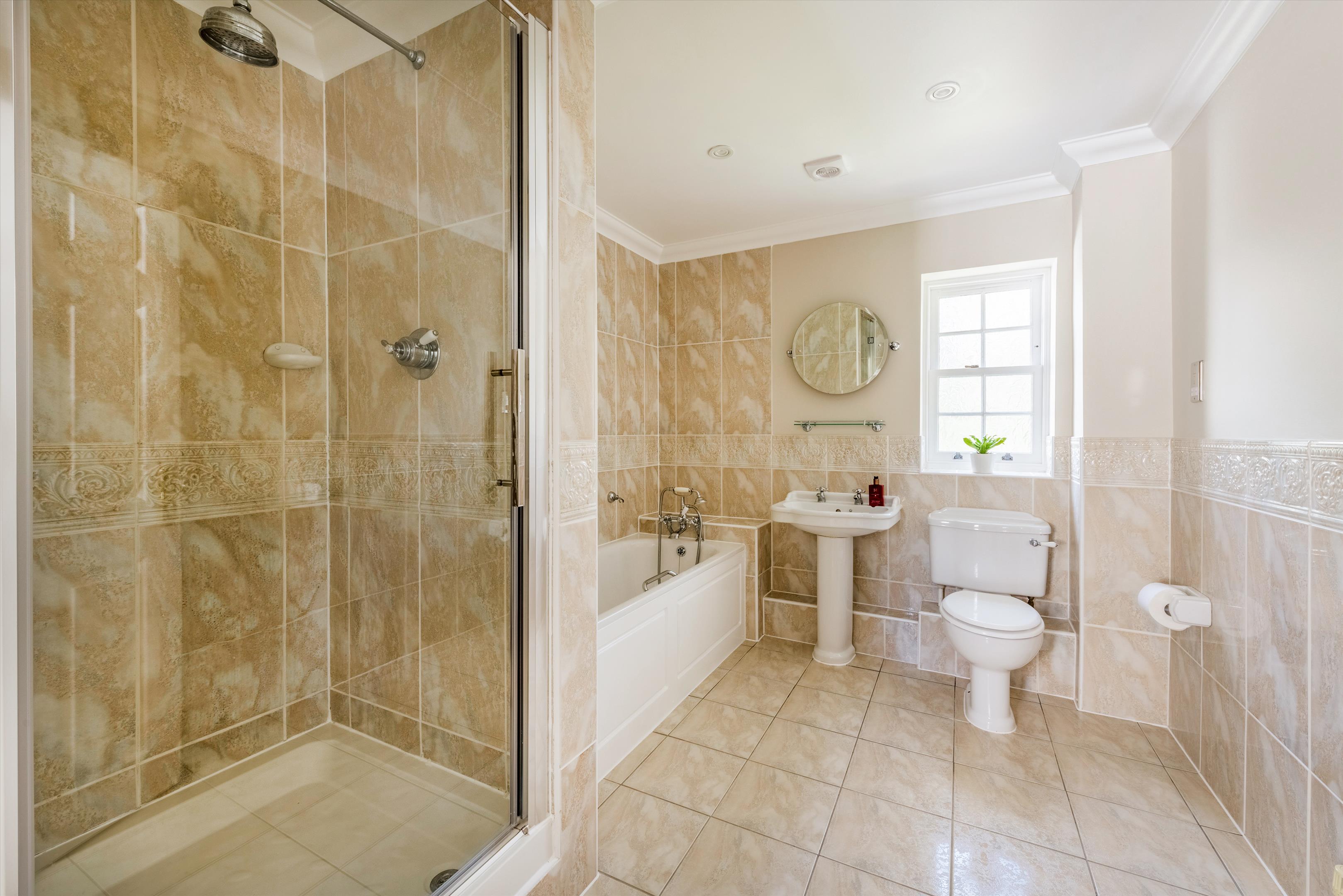 Manor Road, West Kingsdown, Sevenoaks, Kent TN15