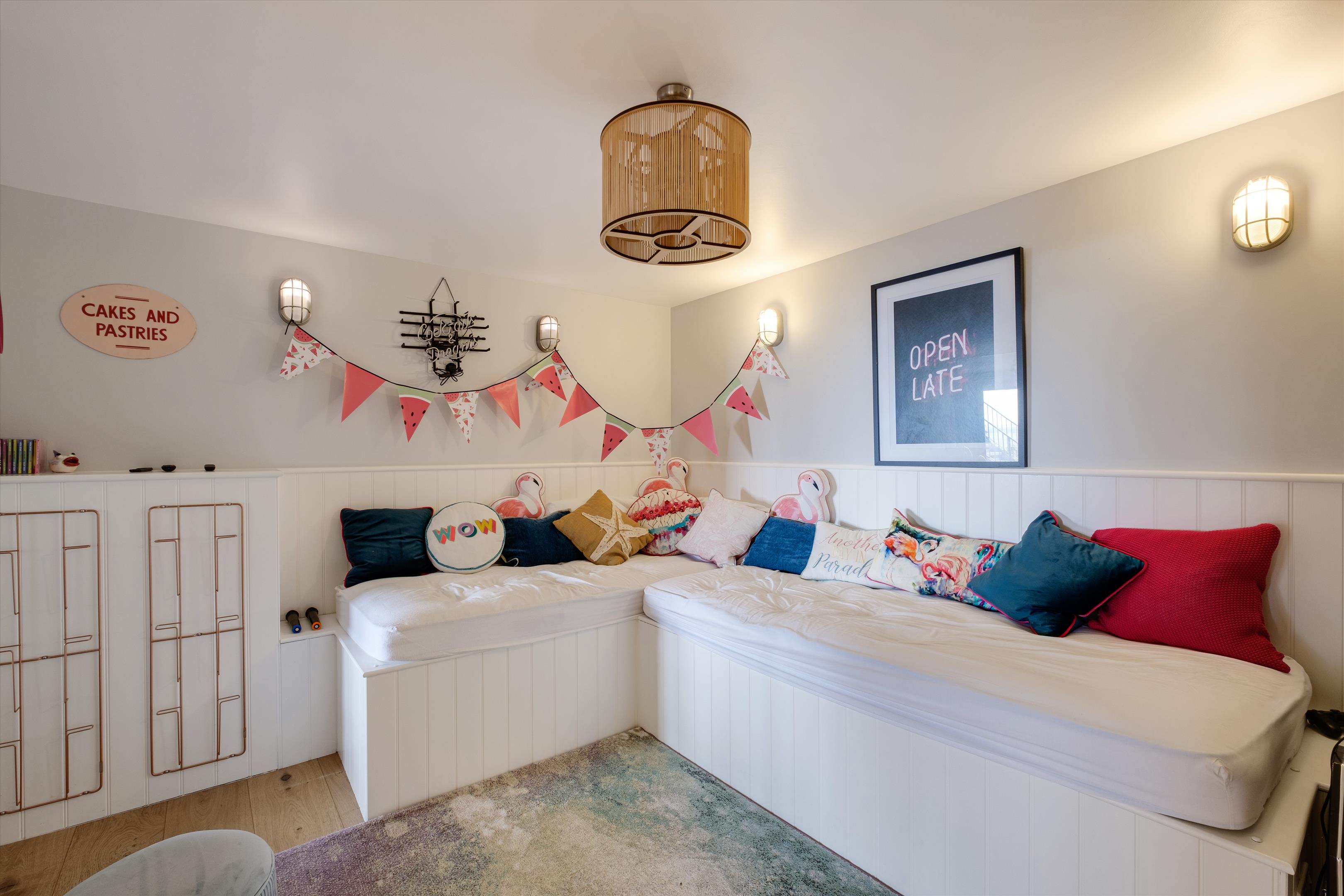 Downside Close, Charmouth, Bridport DT6