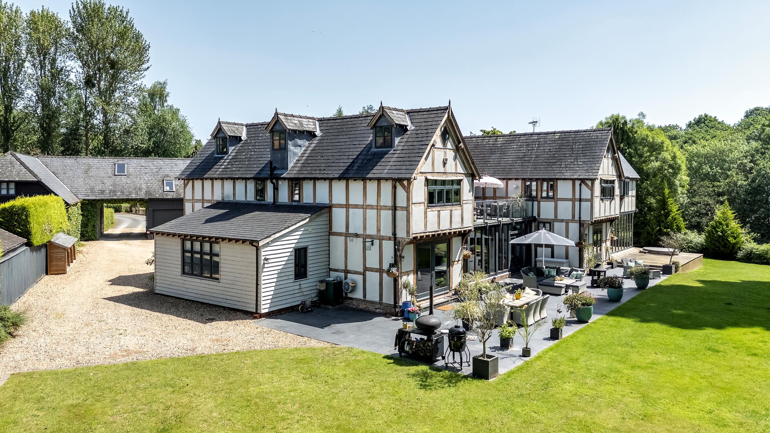Ribwood, 3 Caynham Woods, Caynham, Ludlow, Shropshire SY8