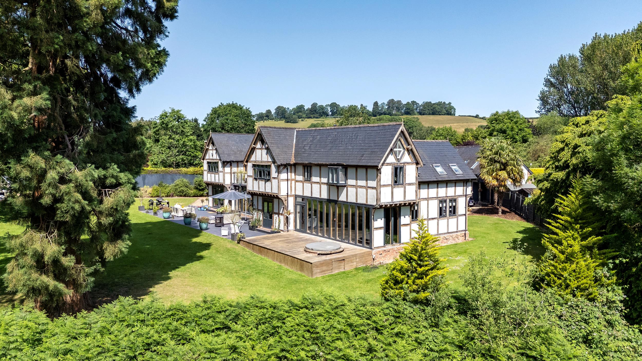 Ribwood, 3 Caynham Woods, Caynham, Ludlow, Shropshire SY8