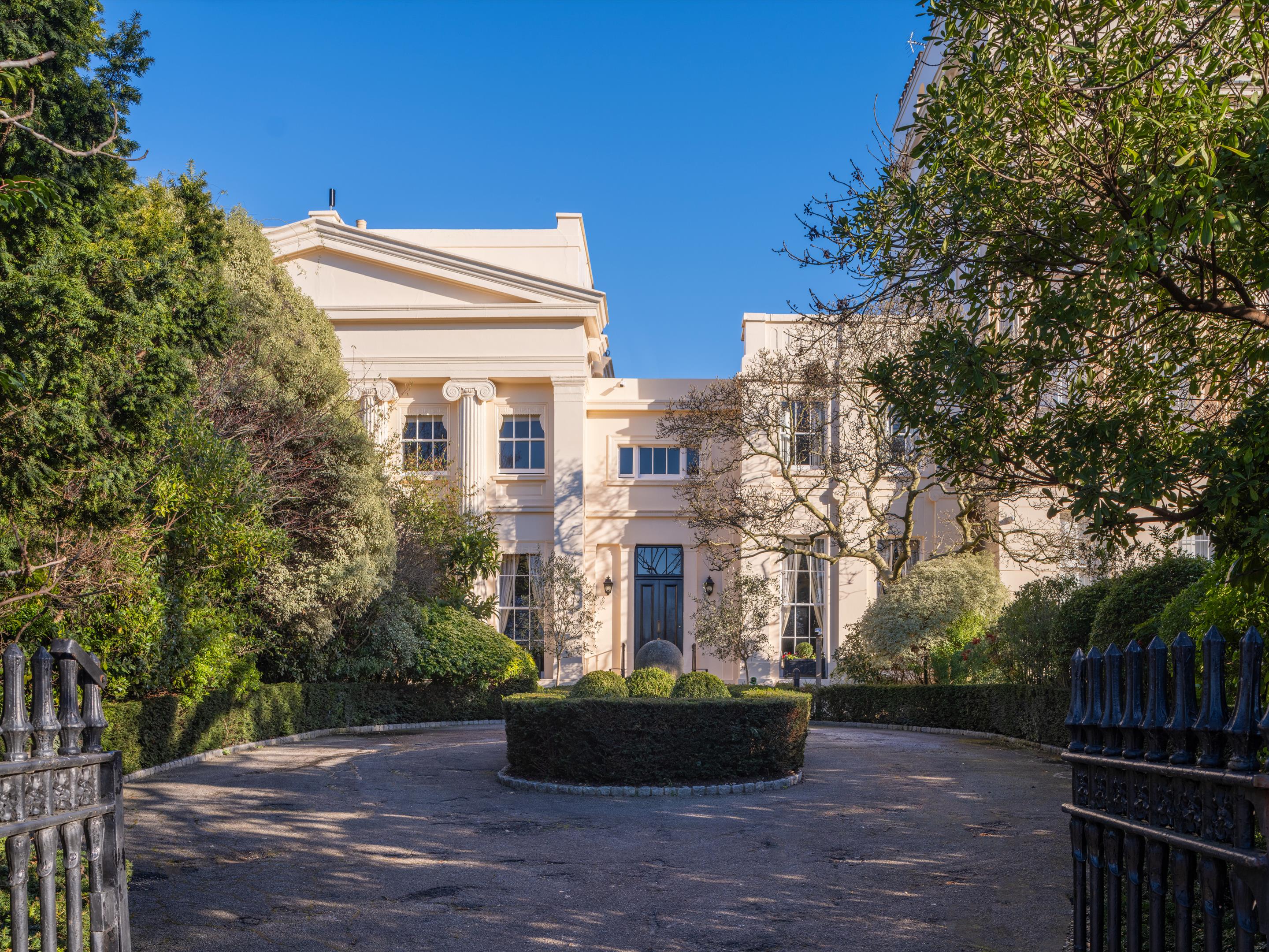 Regent's Park, NW1