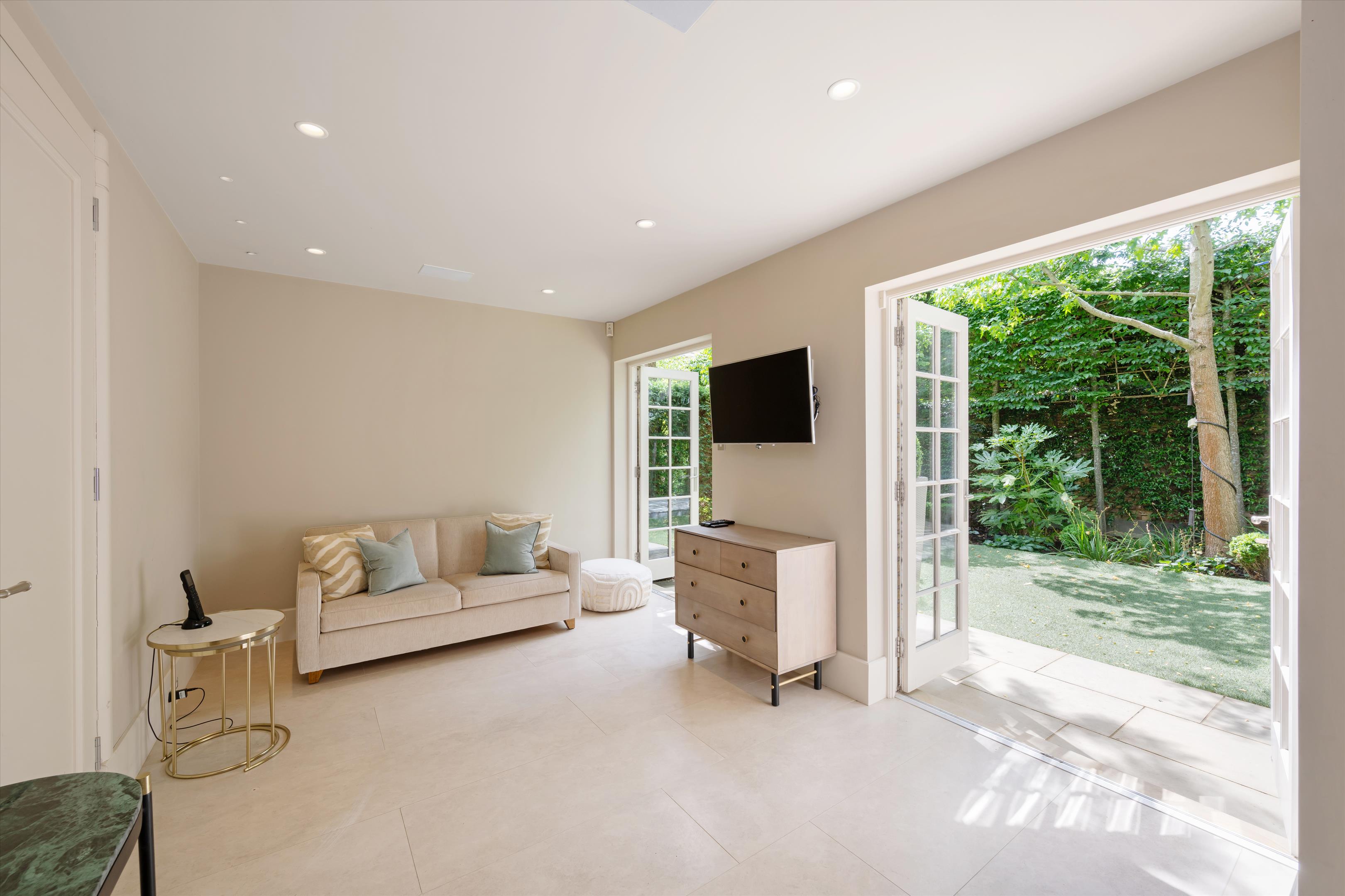 Cavendish Close, St Johns Wood, London, NW8