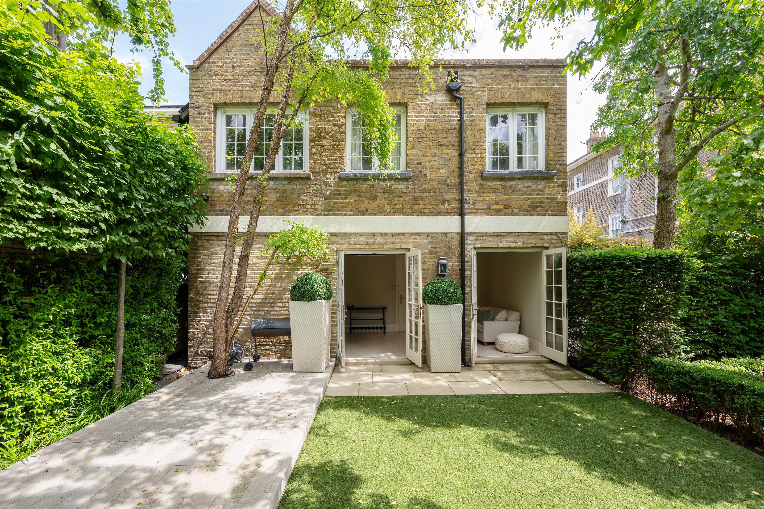 Cavendish Close, St Johns Wood, London, NW8