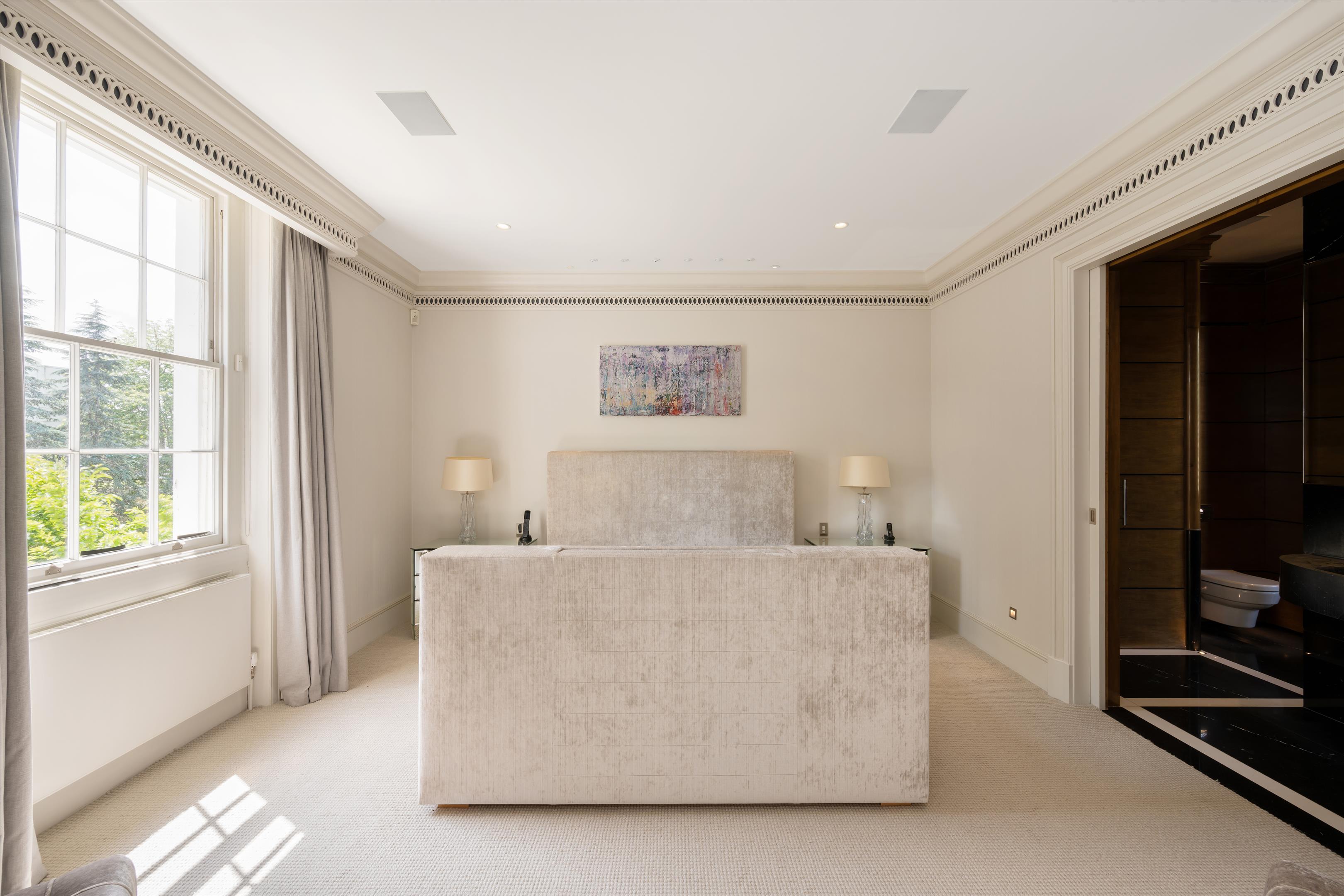 Cavendish Close, St Johns Wood, London, NW8