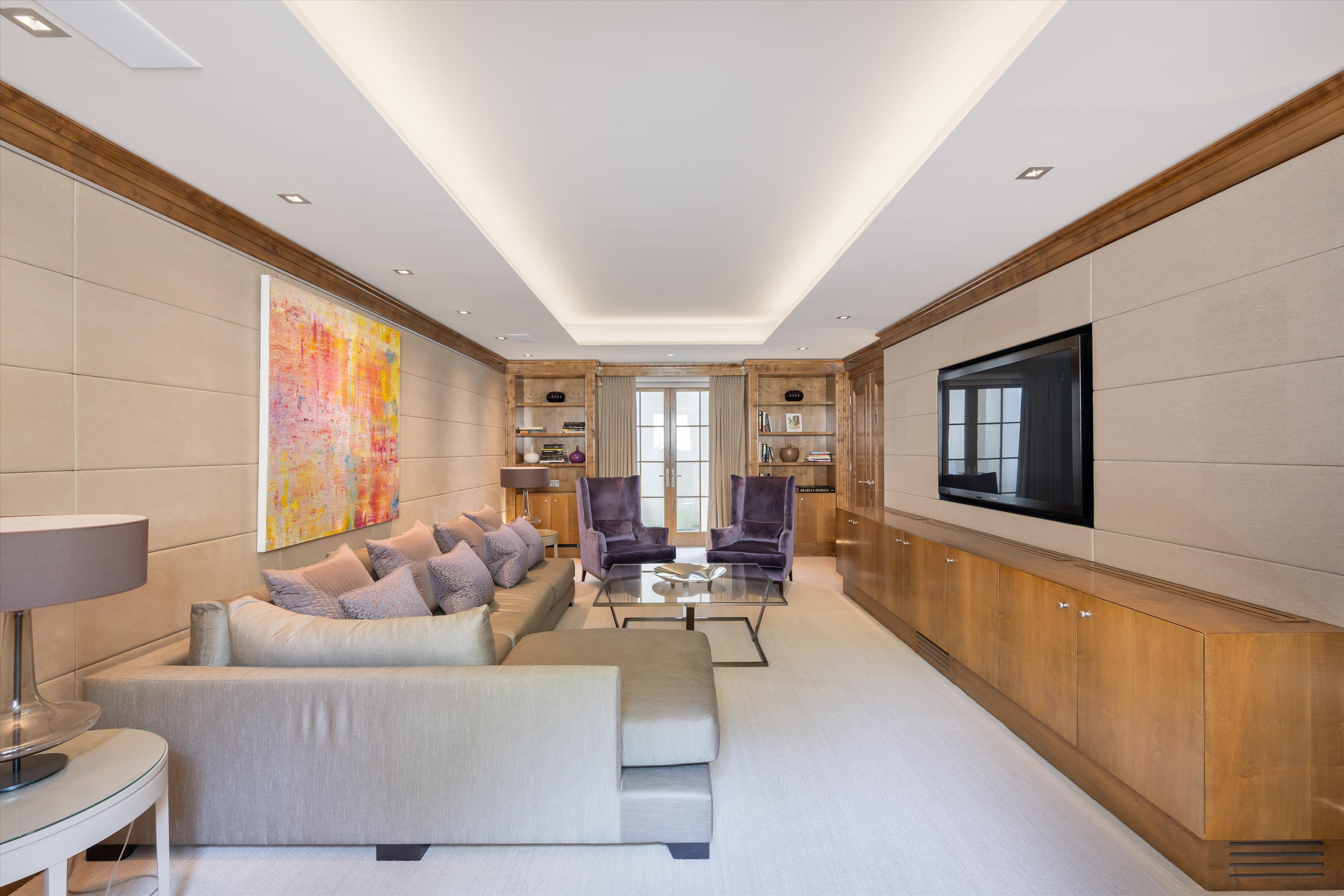 Cavendish Close, St Johns Wood, London, NW8