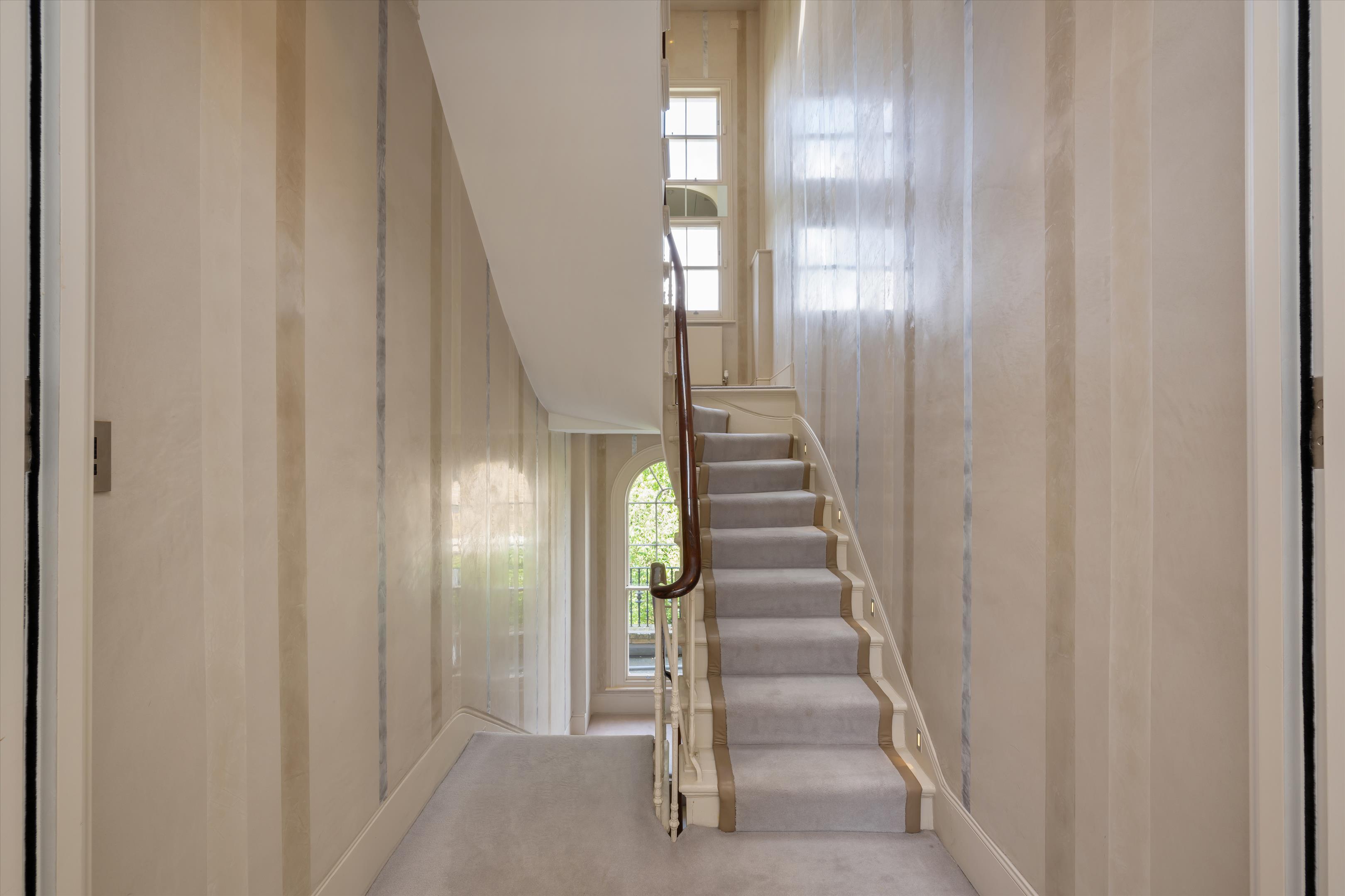 Cavendish Close, St Johns Wood, London, NW8