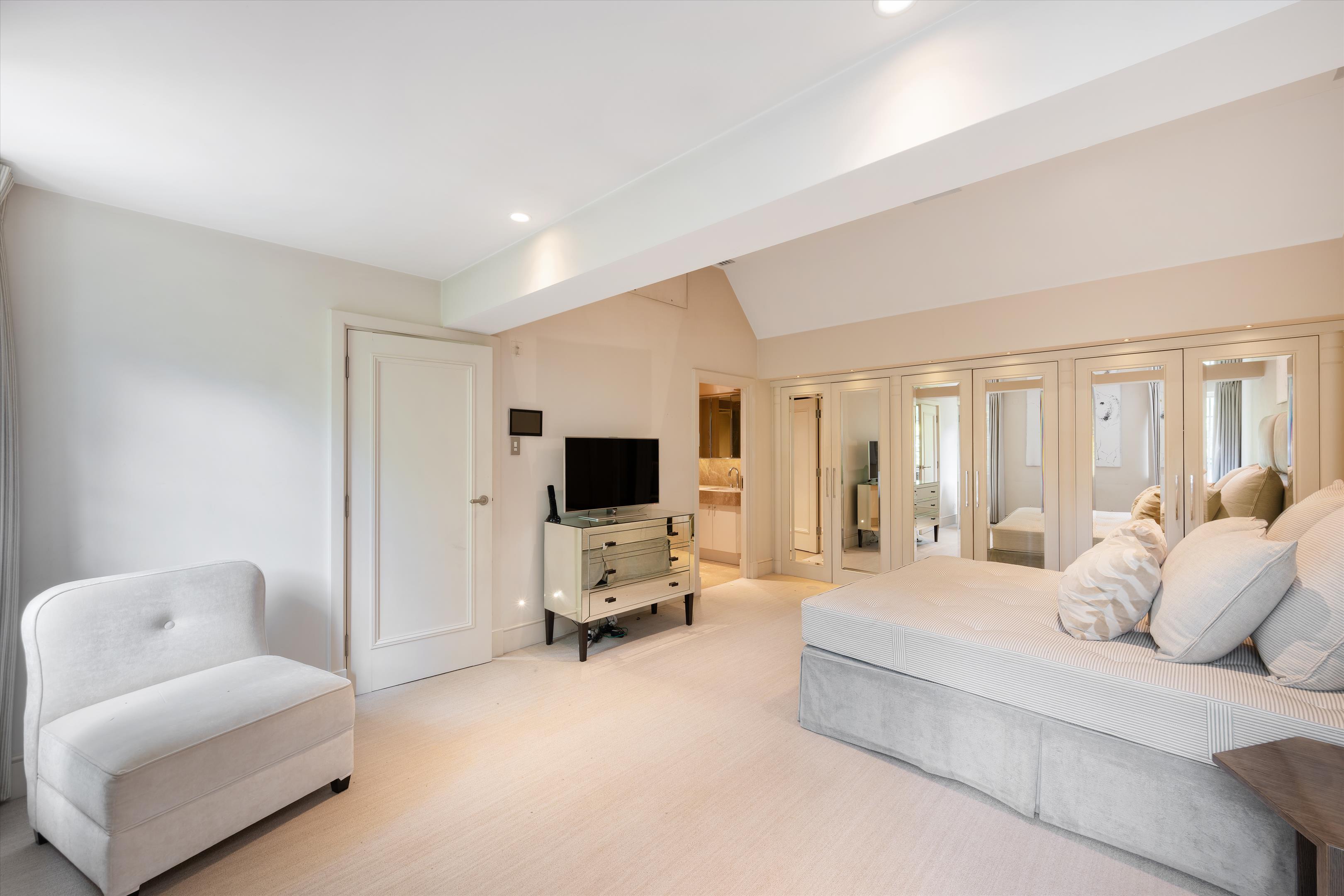 Cavendish Close, St Johns Wood, London, NW8