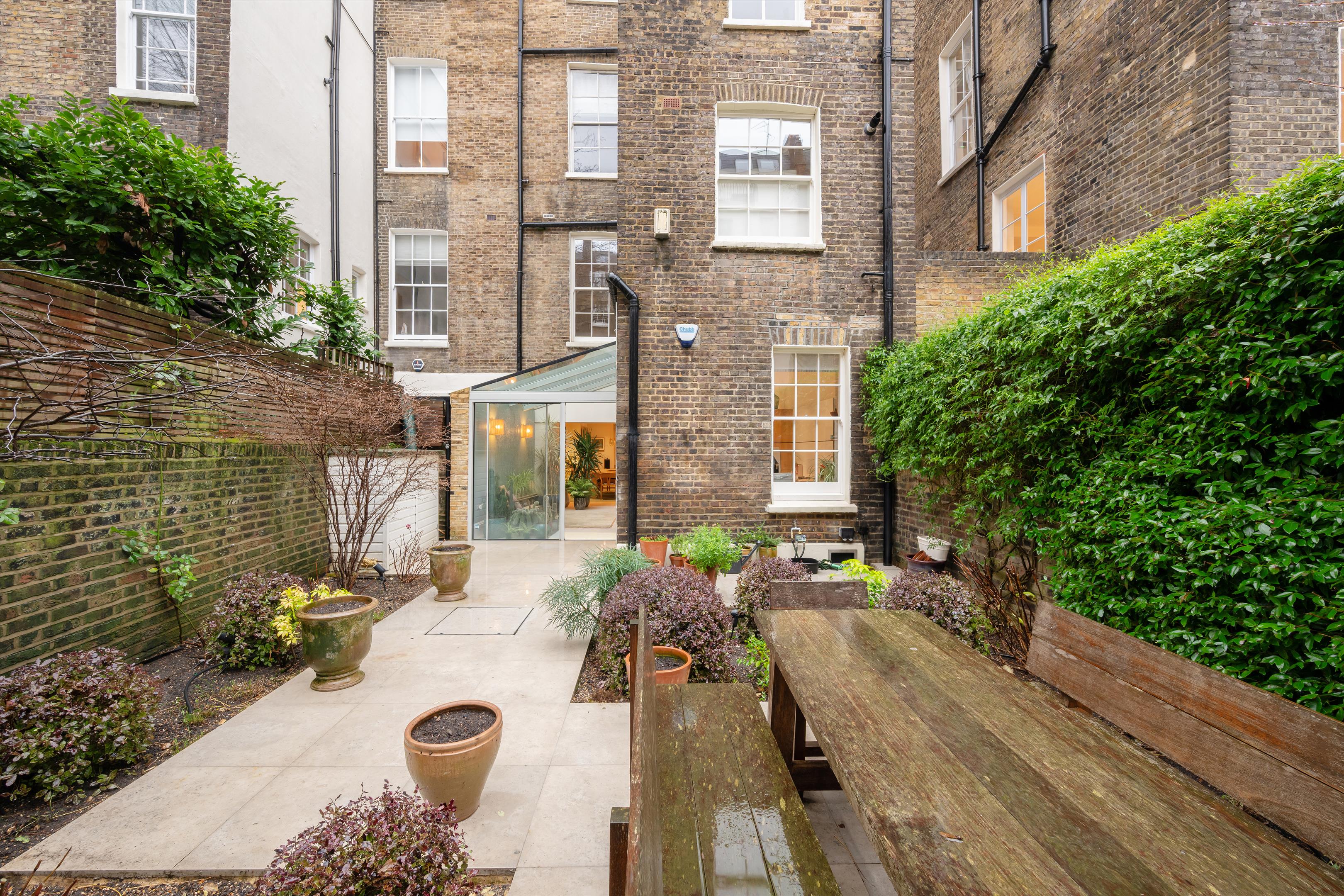Clifton Gardens, Little Venice W9