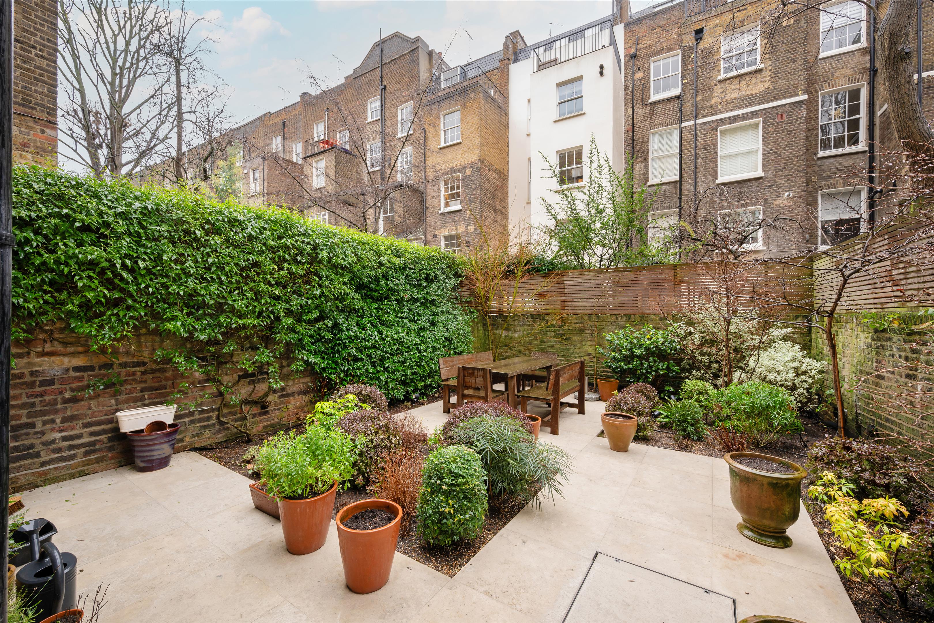 Clifton Gardens, Little Venice W9