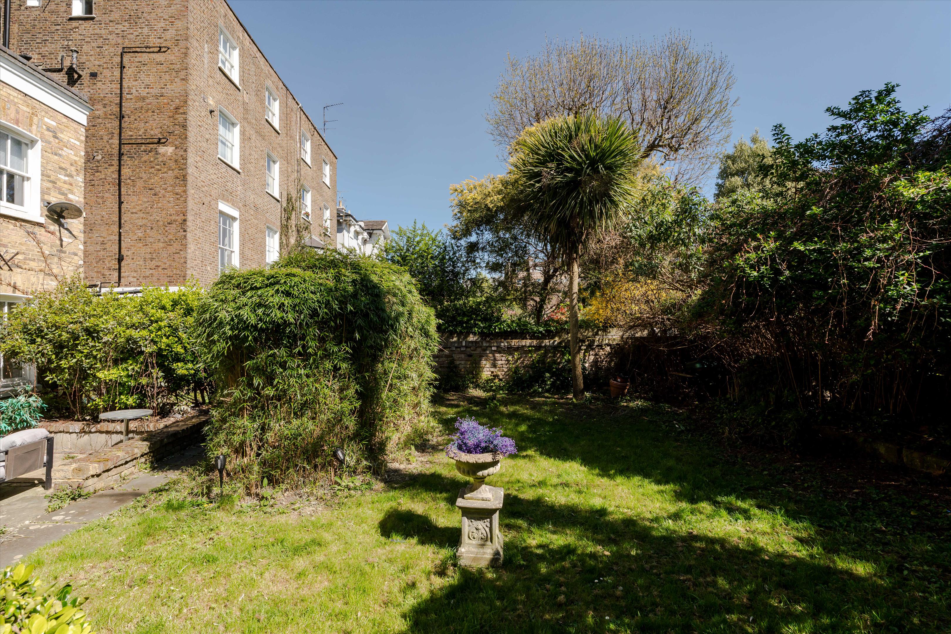 Carlton Hill, St John's Wood NW8