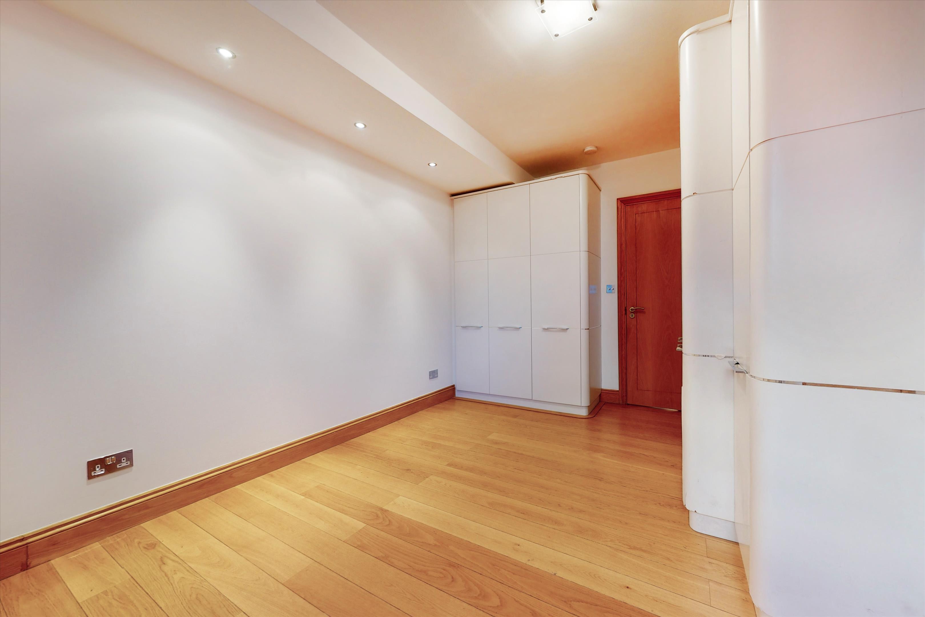 Viceroy Court, Prince Albert Road, St John's Wood NW8