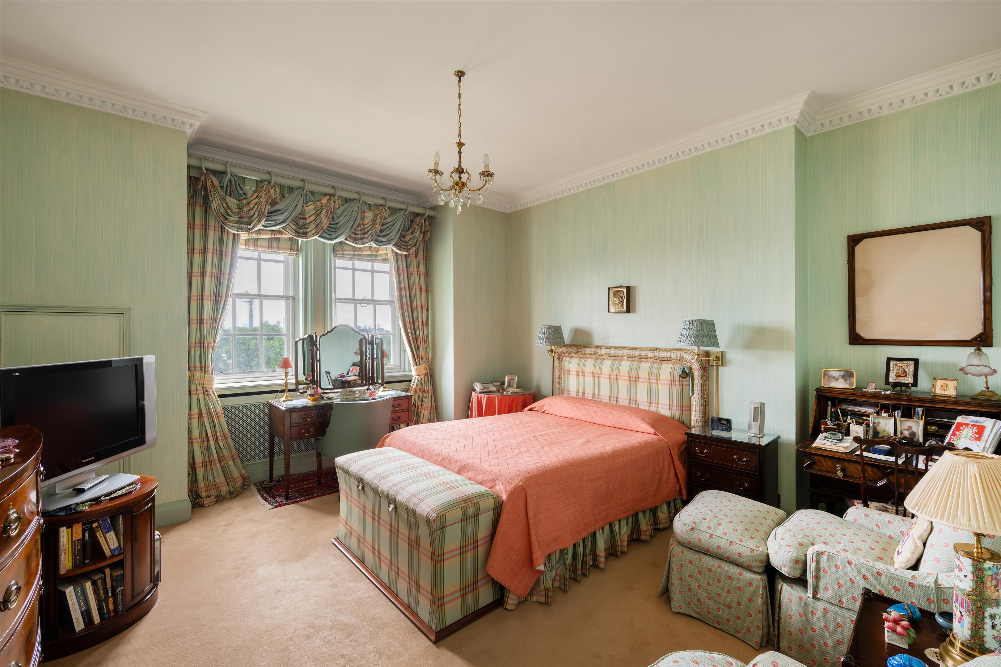 London NW8