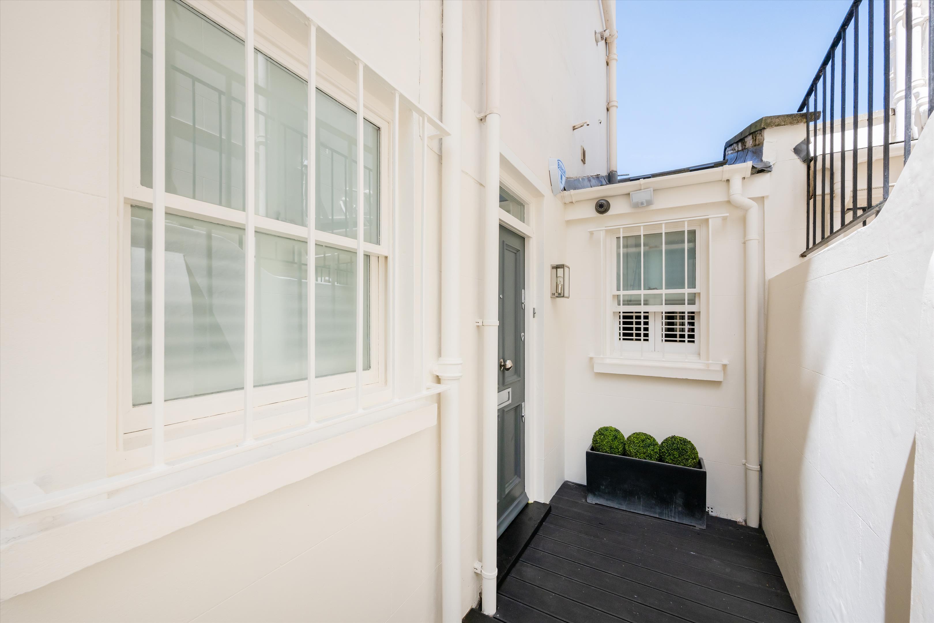 Blomfield Road, Little Venice W9