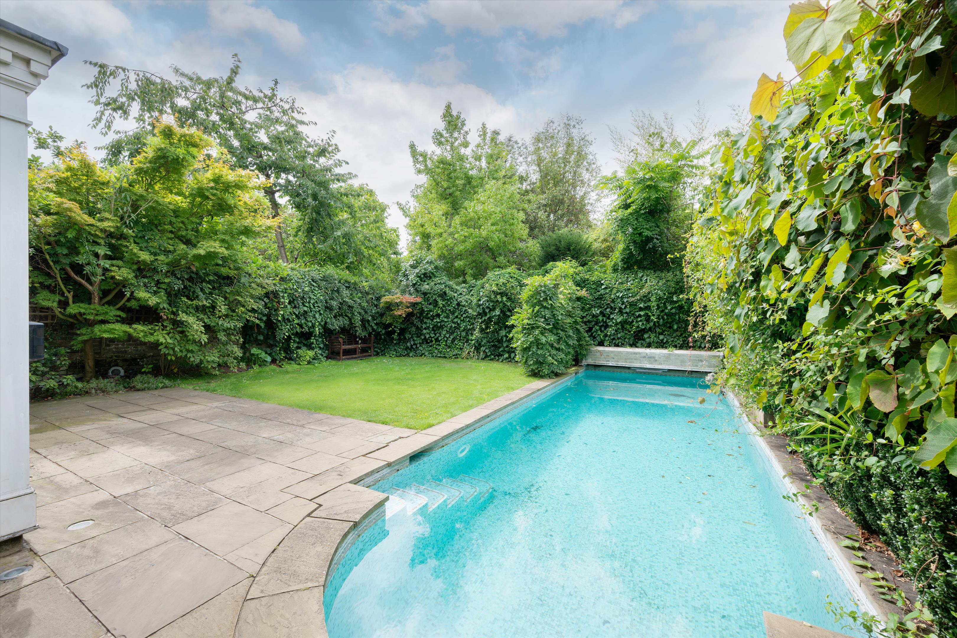 Cavendish Avenue, St Johns Wood, London NW8