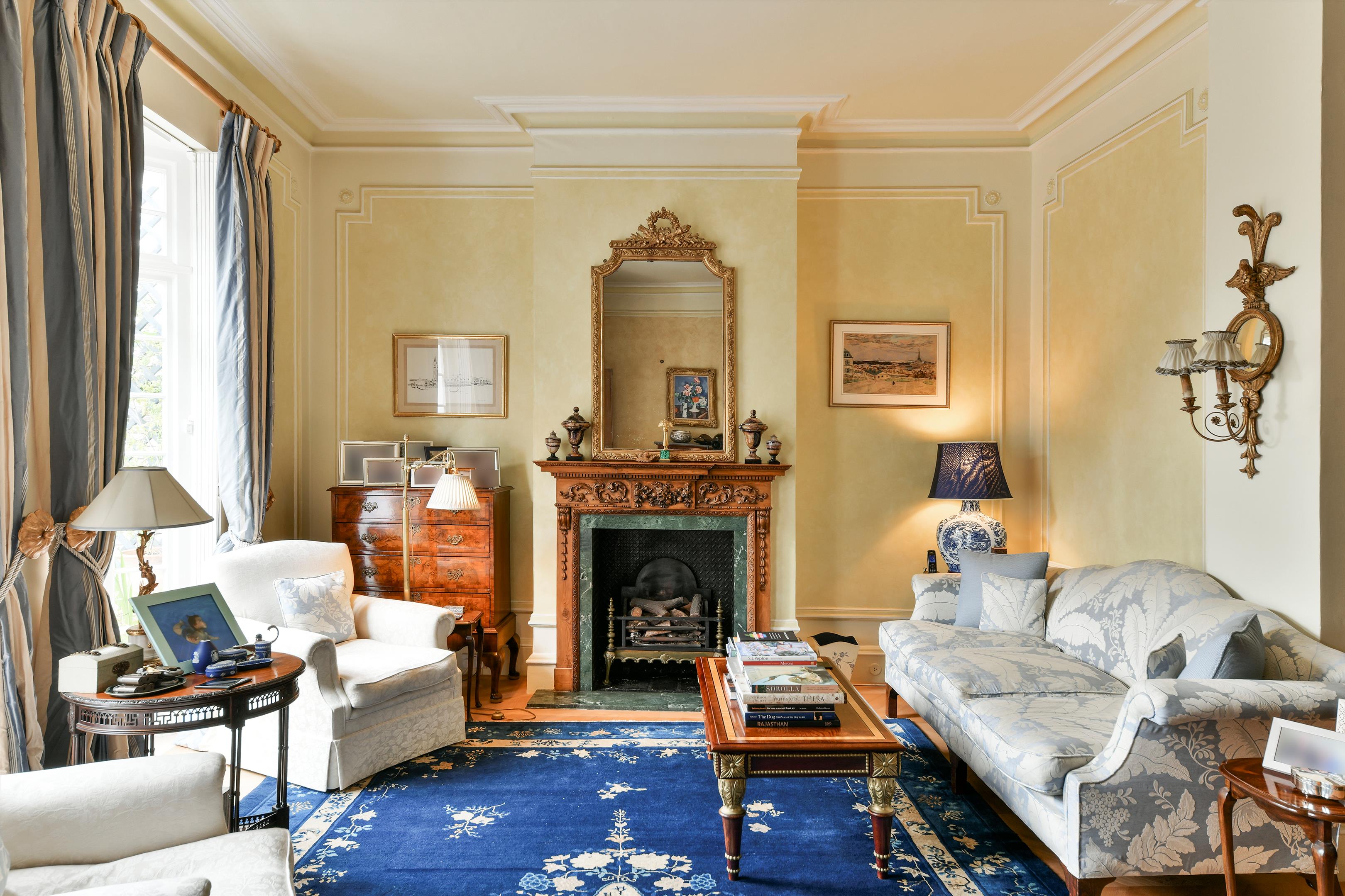 Ovington Square, Knightsbridge, London, SW3