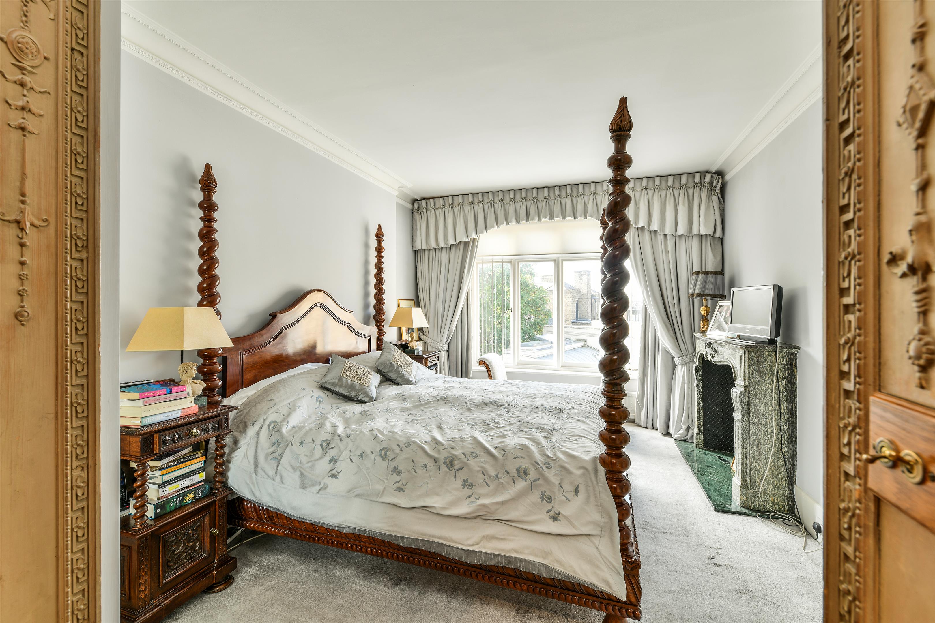 Ovington Square, Knightsbridge, London, SW3