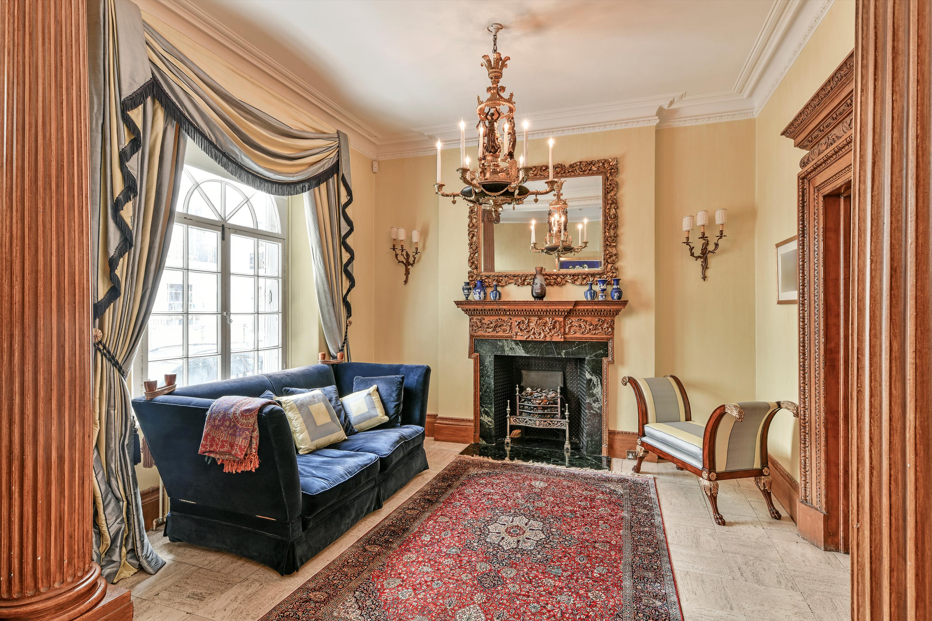 Ovington Square, Knightsbridge, London, SW3
