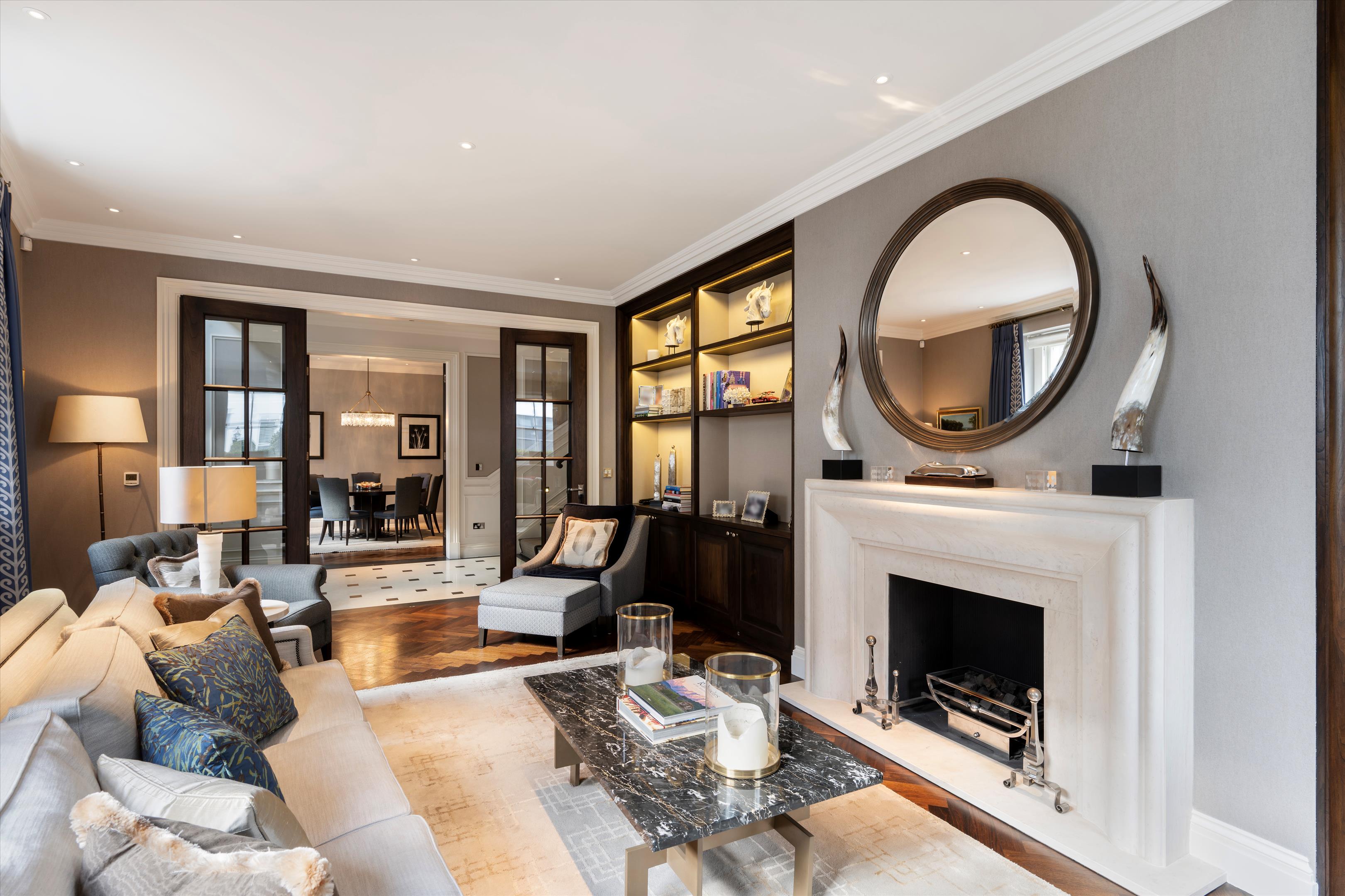 Pont Street Mews, Knightsbridge, London, SW1X
