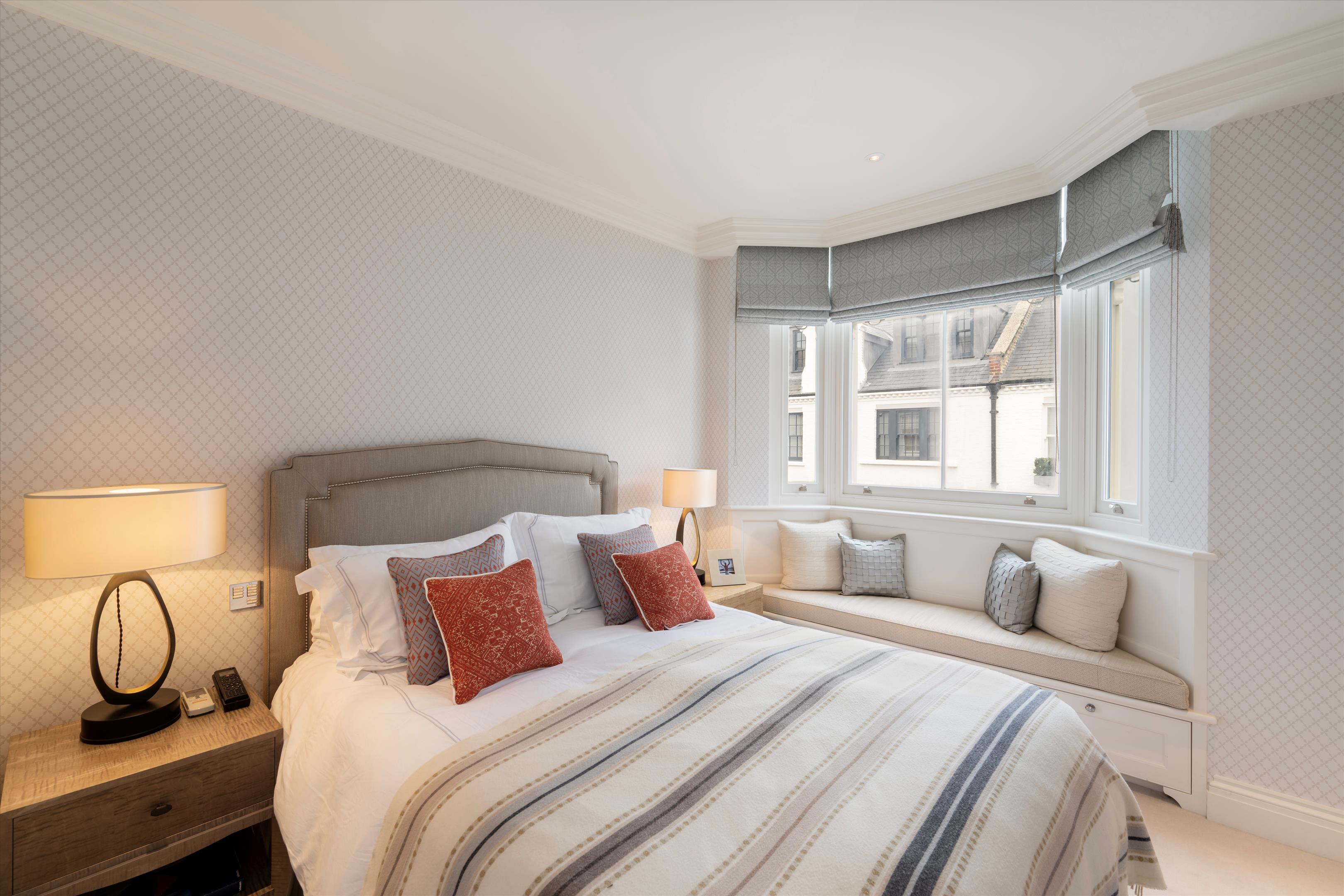 Pont Street Mews, Knightsbridge, London, SW1X
