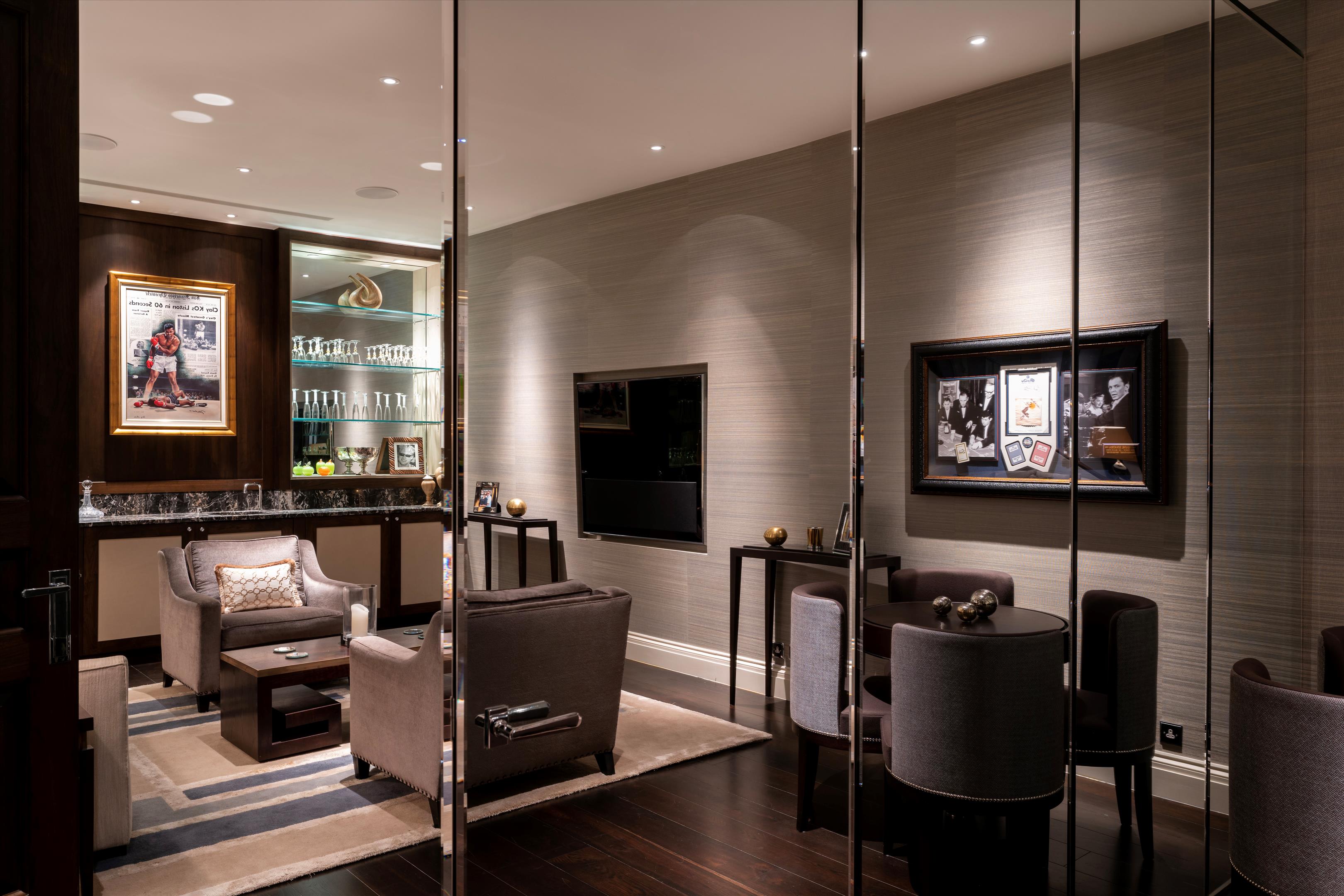 Pont Street Mews, Knightsbridge, London, SW1X