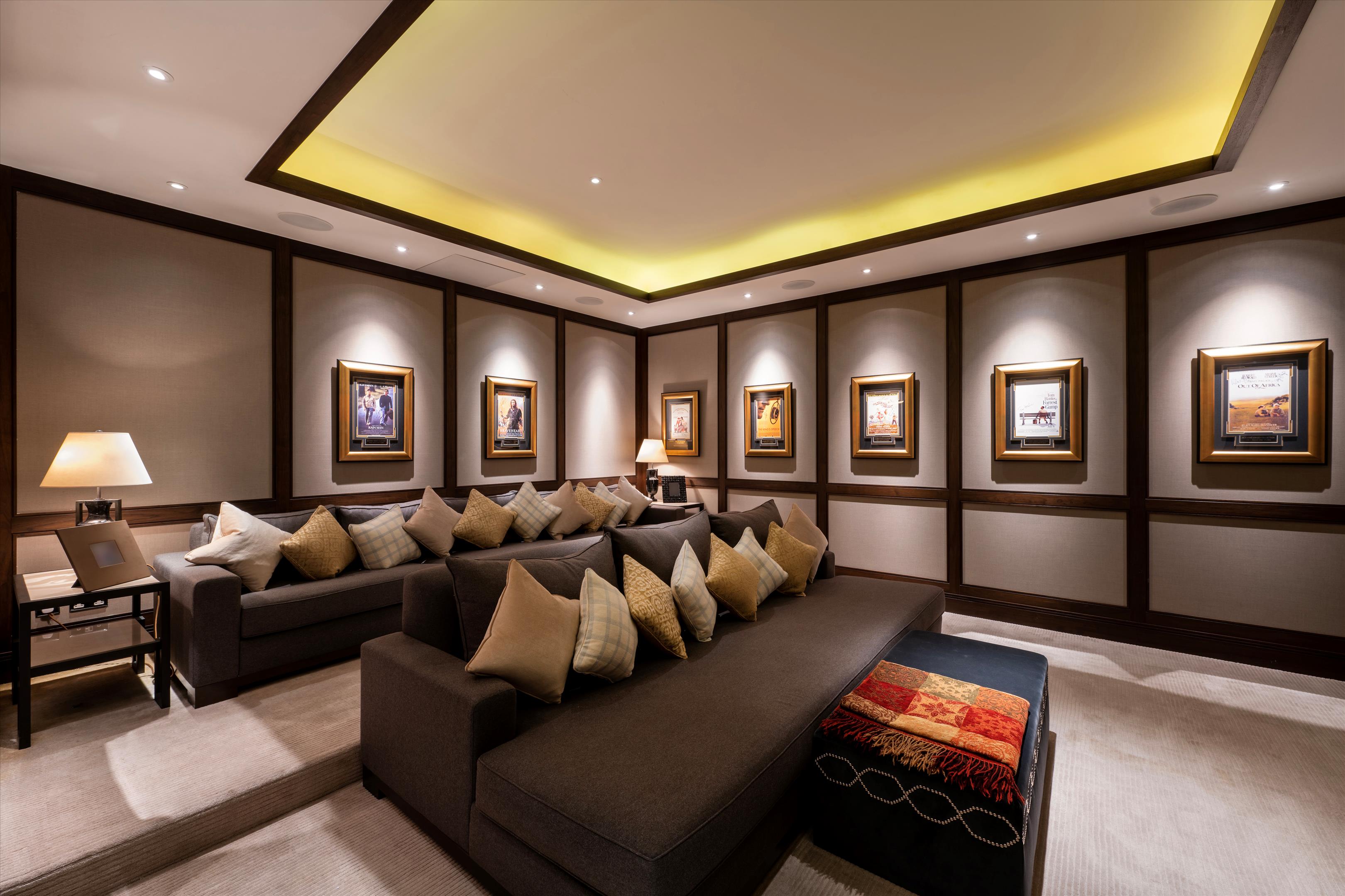 Pont Street Mews, Knightsbridge, London, SW1X