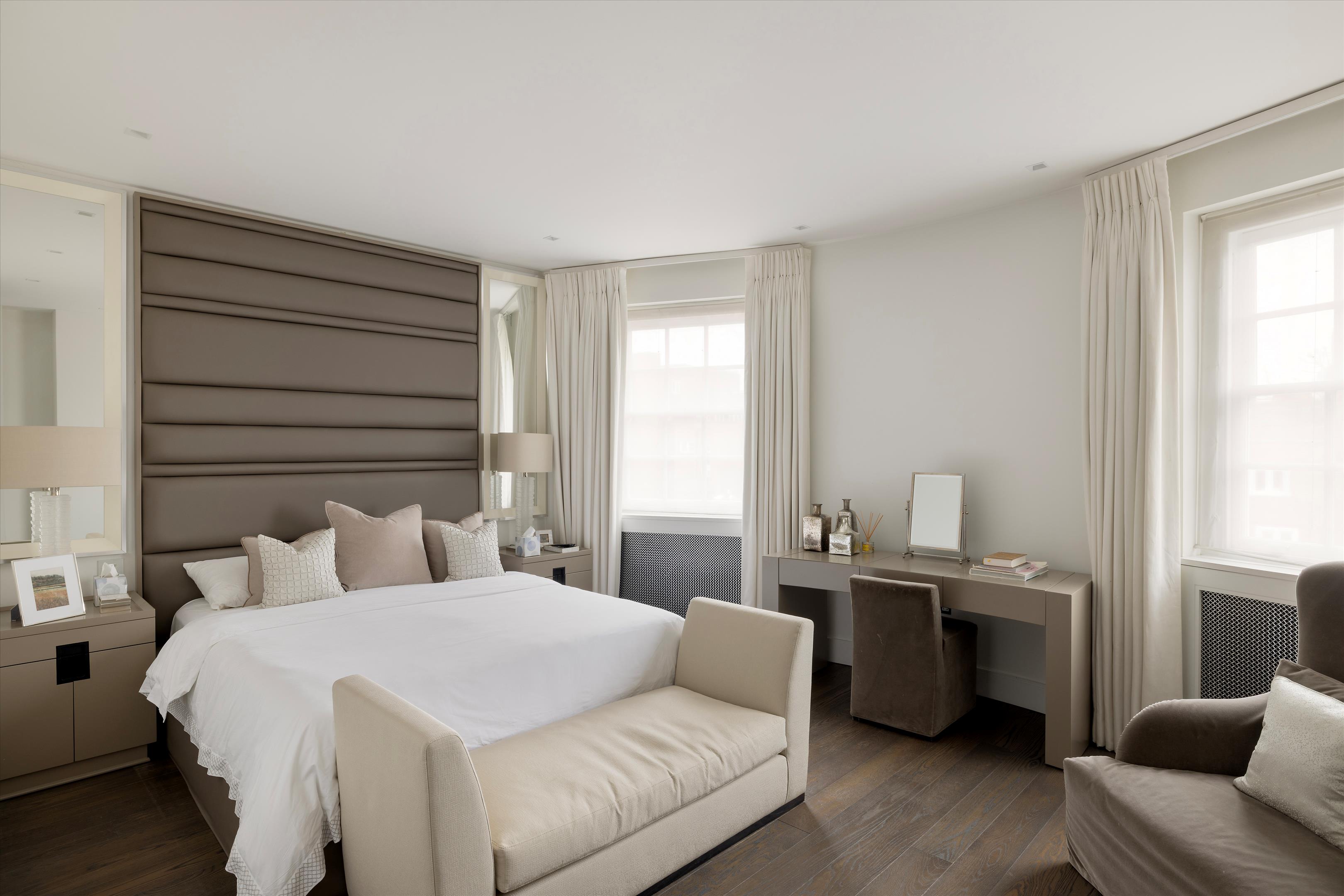 Cadogan Square, London, SW1X
