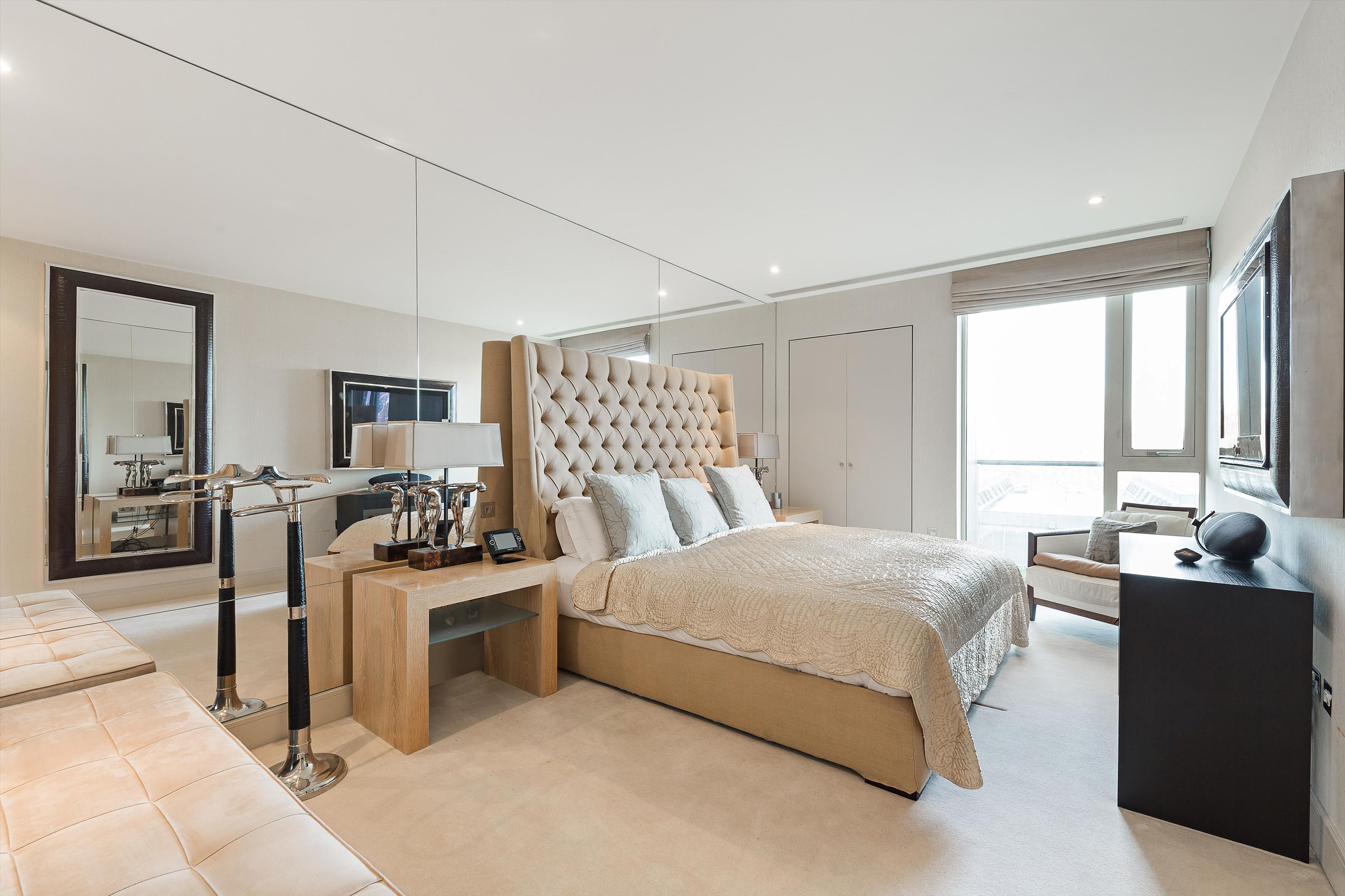 Knightsbridge, London SW7